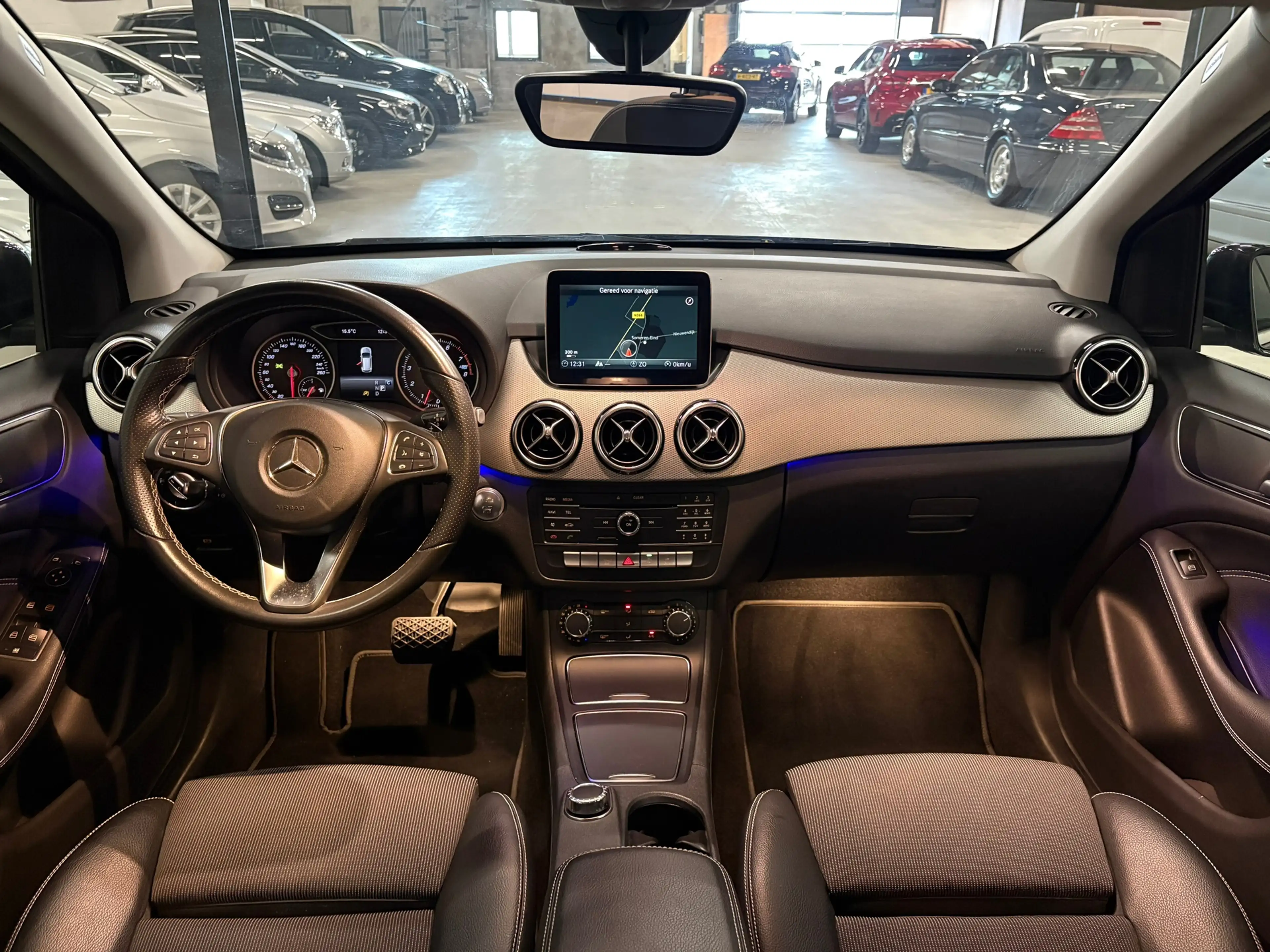 Mercedes-Benz B 180 Automaat Trekhaak Navi LED — photo 10