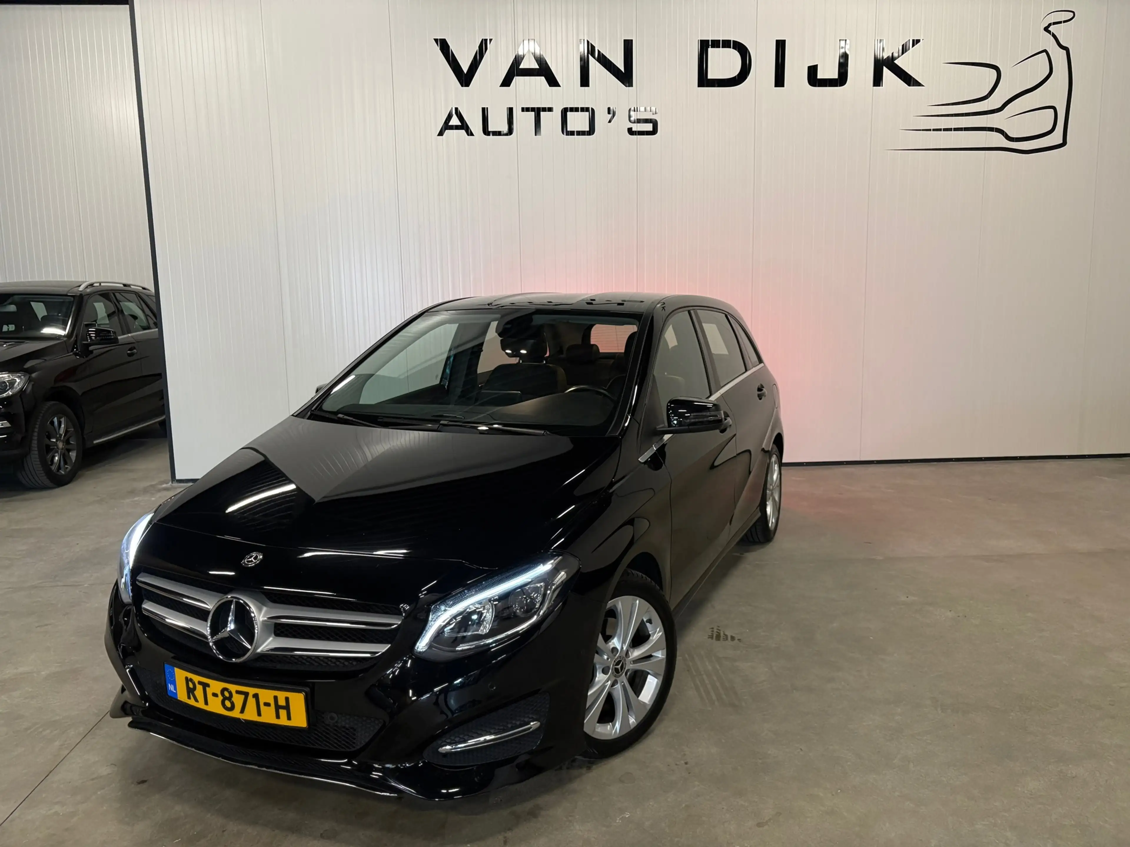 Mercedes-Benz B 180 Automaat Trekhaak Navi LED