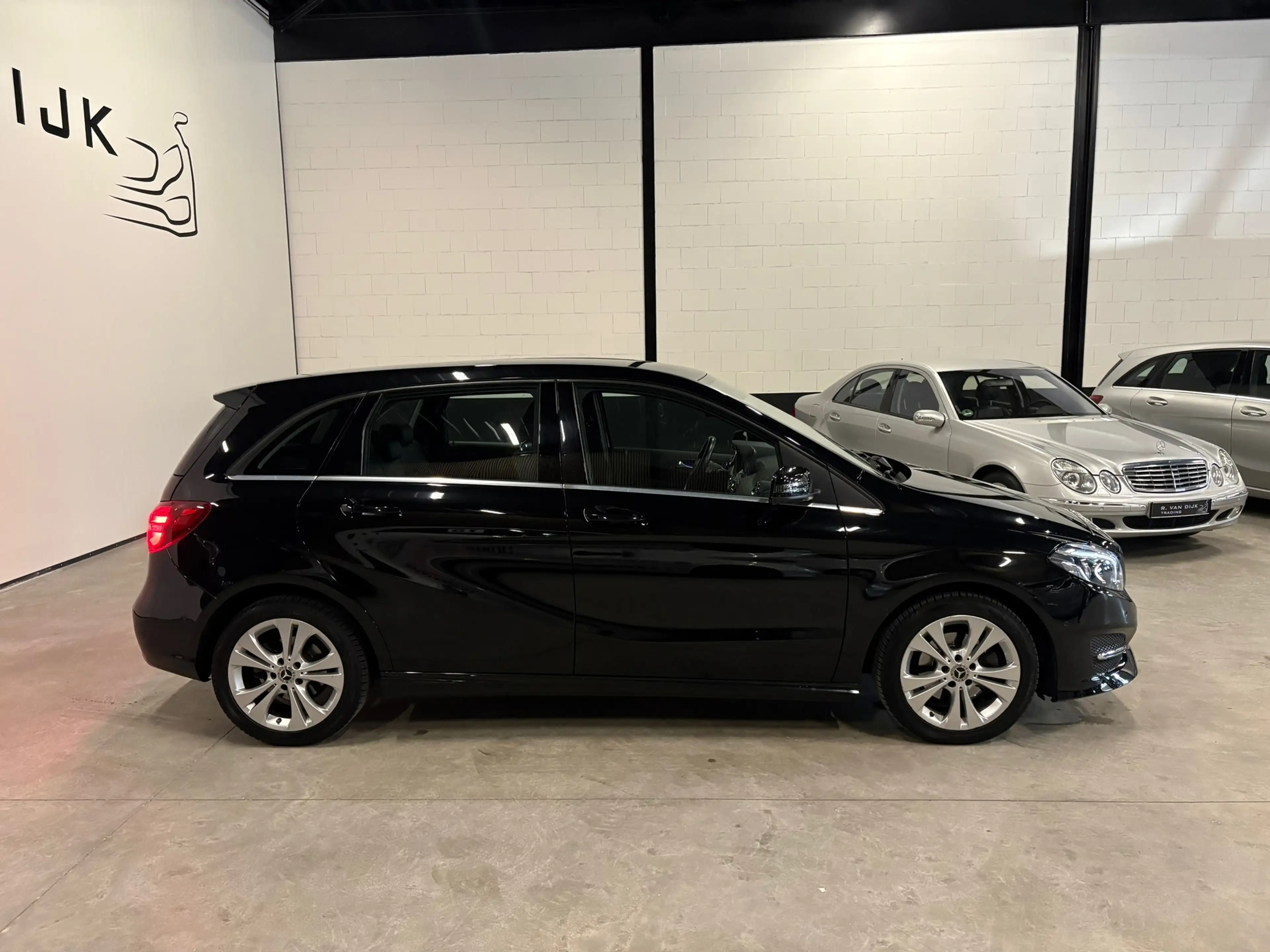 Mercedes-Benz B 180 Automaat Trekhaak Navi LED — photo 5