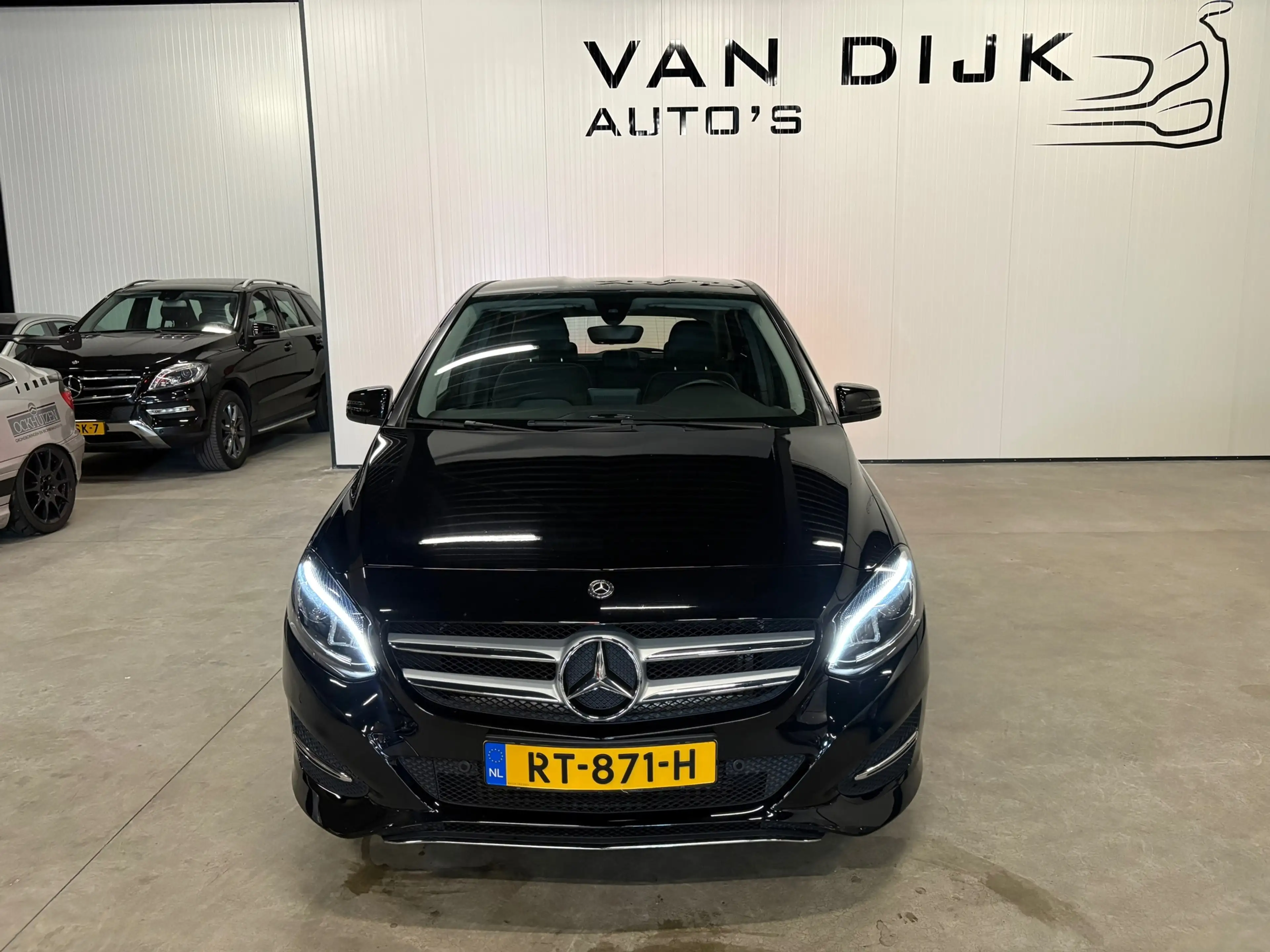 Mercedes-Benz B 180 Automaat Trekhaak Navi LED — photo 3