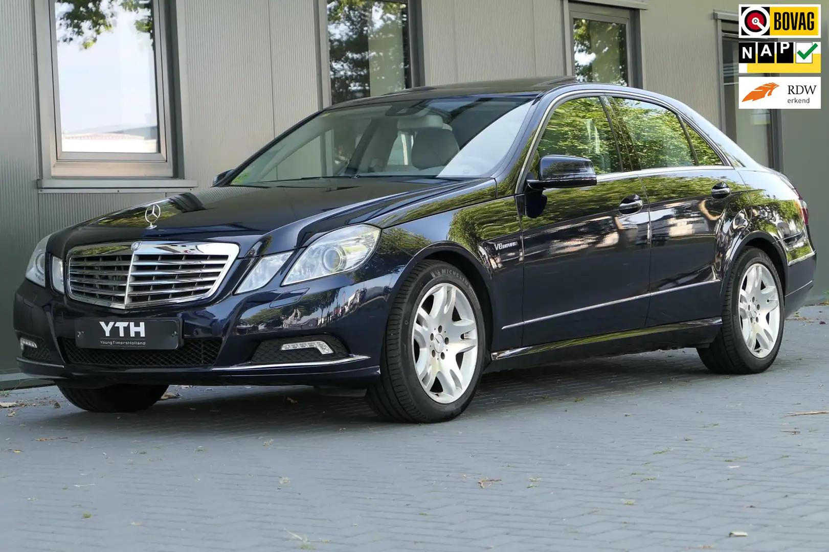 Mercedes-Benz E 500 Elegance V8 Schuifdak Luchtvering Carbon Navi Youn Azul - 1