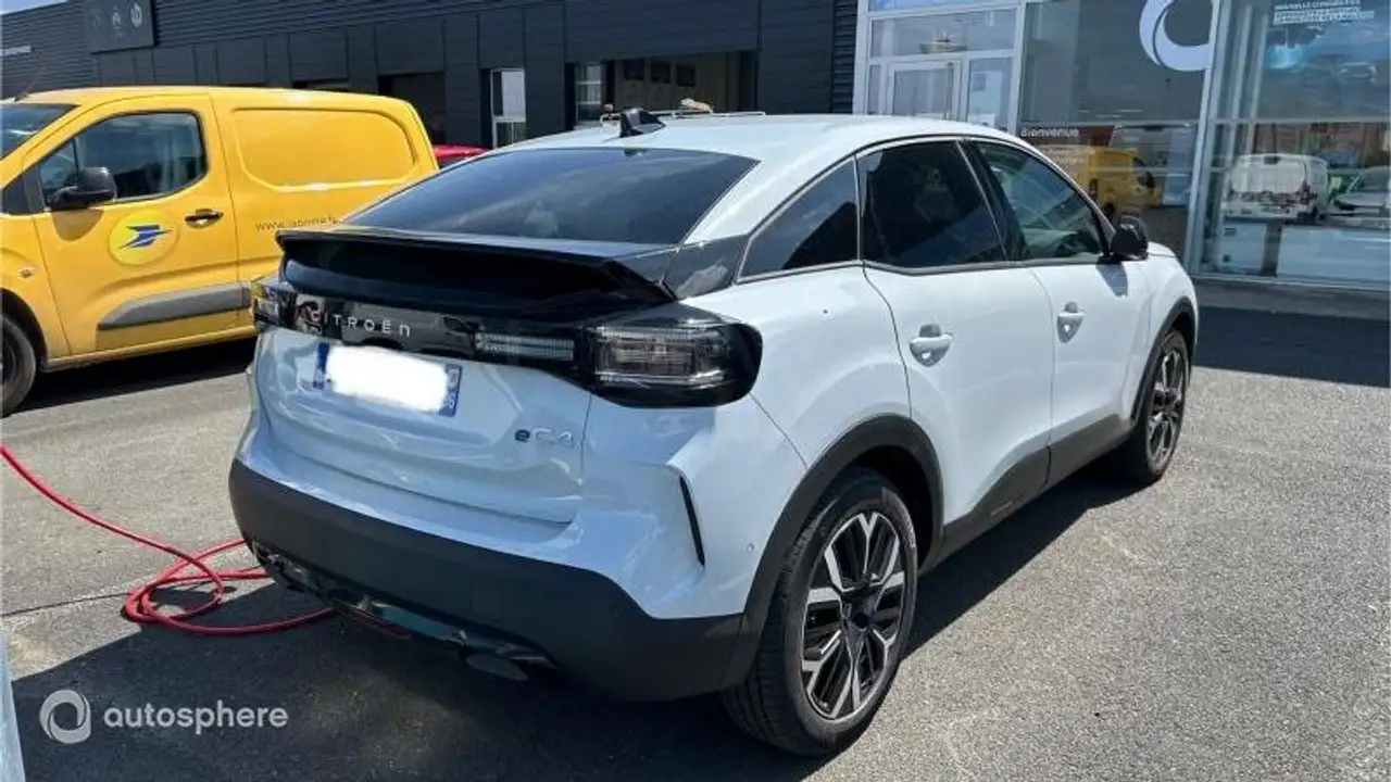 Citroen C4 e-C4 — photo 3