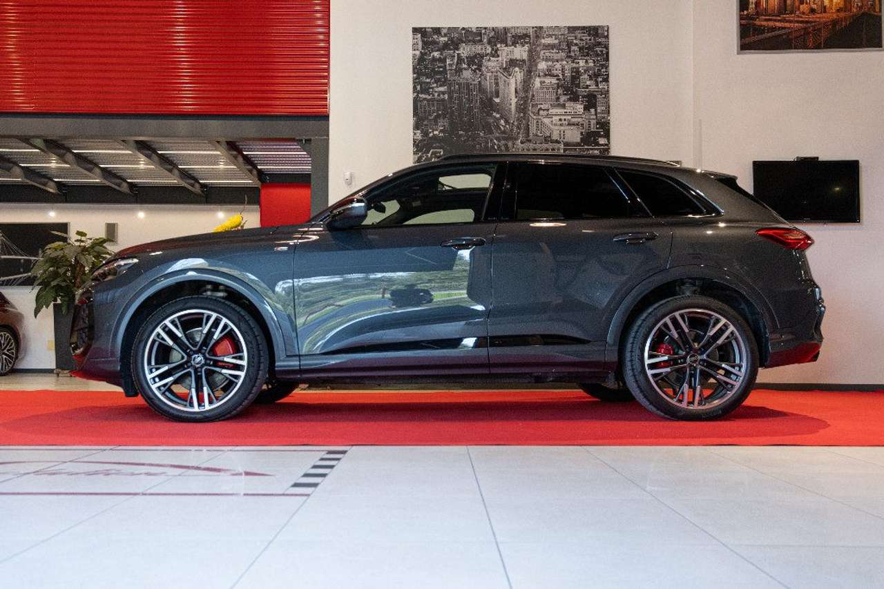 Audi Q5 TDI 150 kW mHEV+ S tronic quattro S line edition.