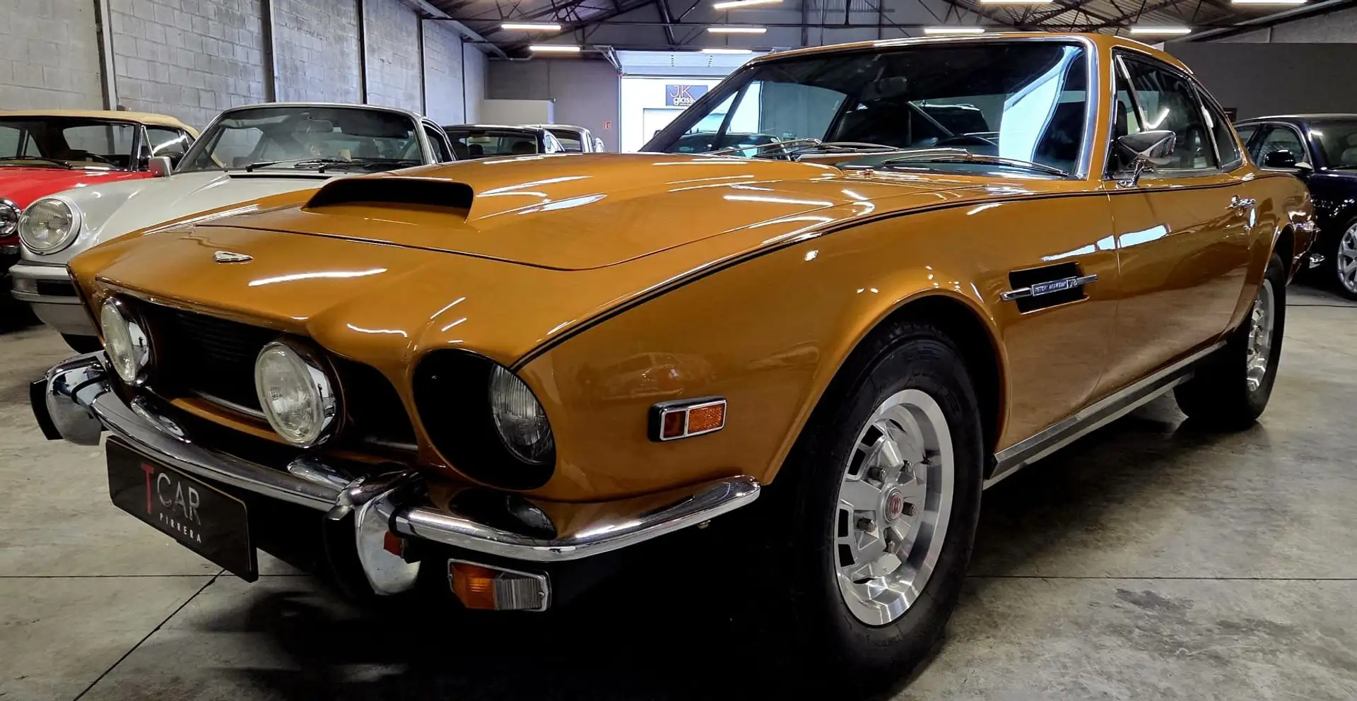 Aston Martin V8 Coupé Saloon Série 3 Bronze - 1