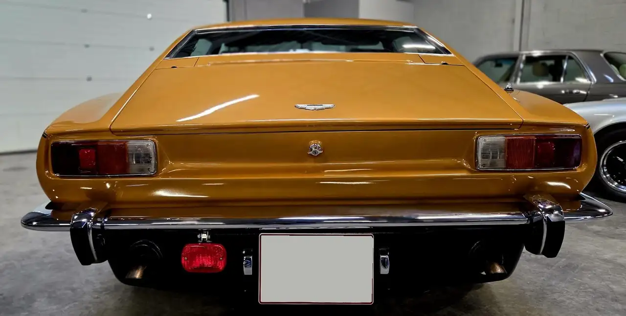 Aston Martin V8 Coupé Saloon Série 3, foto 5