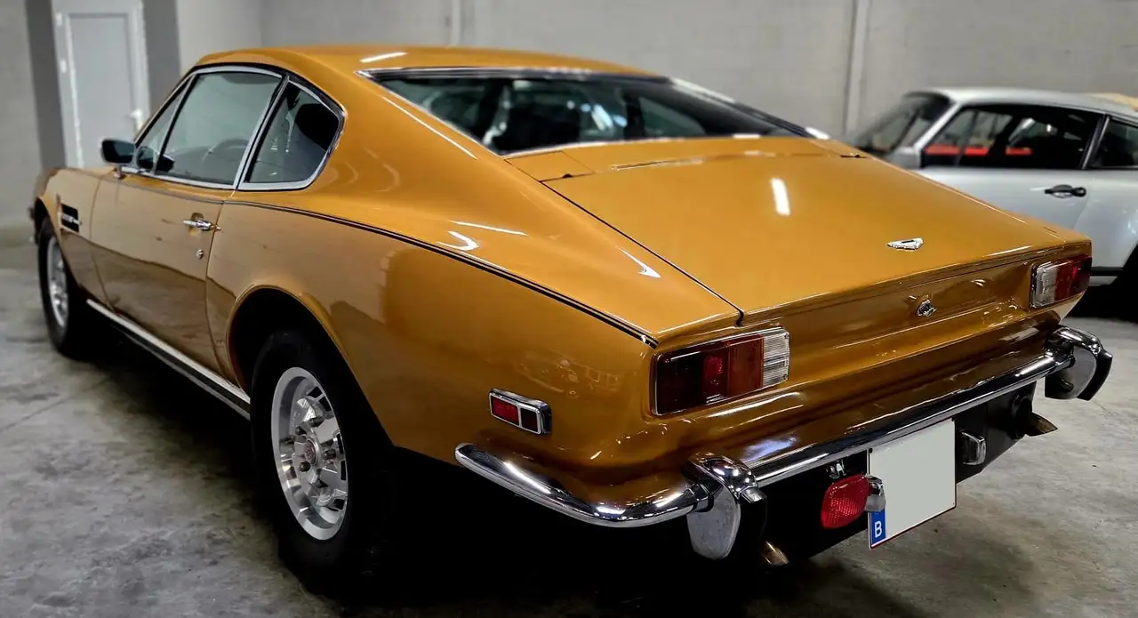 Aston Martin V8 Coupé Saloon Série 3, foto 6