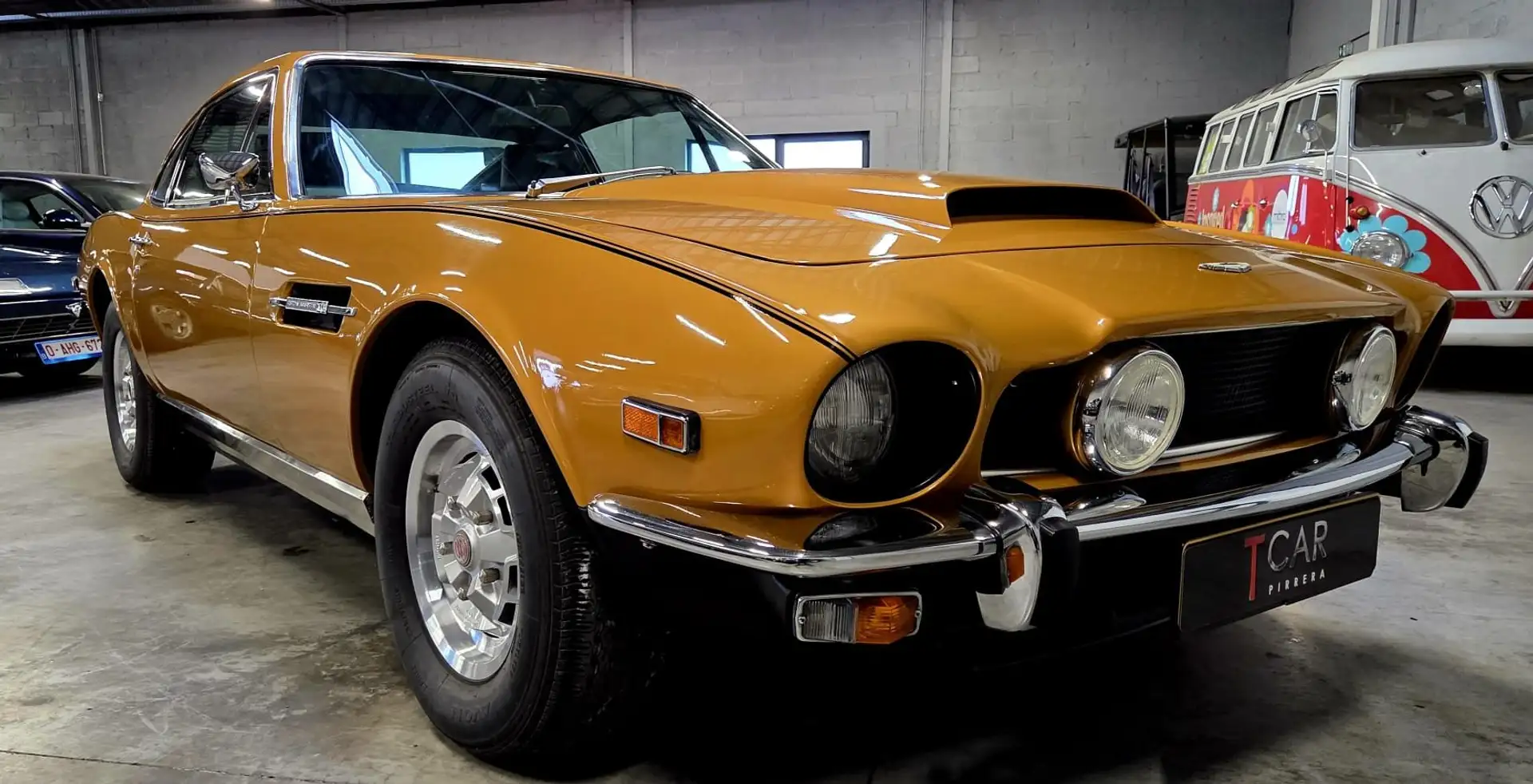 애스턴마틴 V8 1977 골드 사진 3