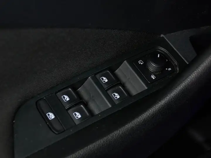 Škoda Kamiq 1.0 TSI Style 2023, foto 6