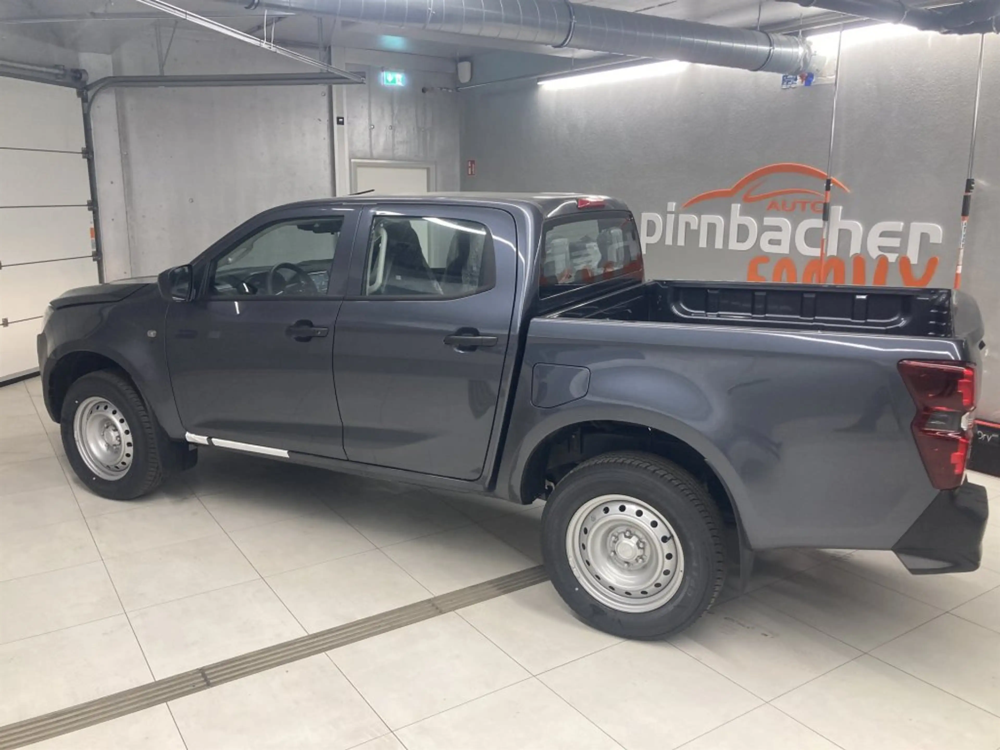 Isuzu D-Max Double Cab 4x4 L A/T — photo 2