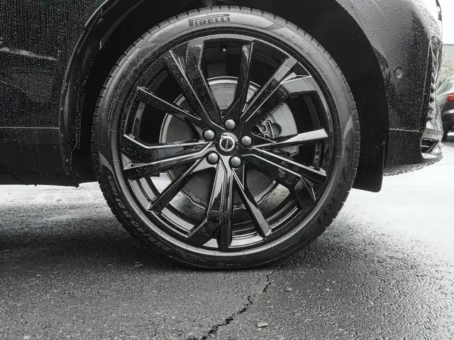 Volvo XC60 view 7