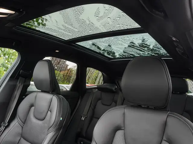 Volvo XC60 view 8
