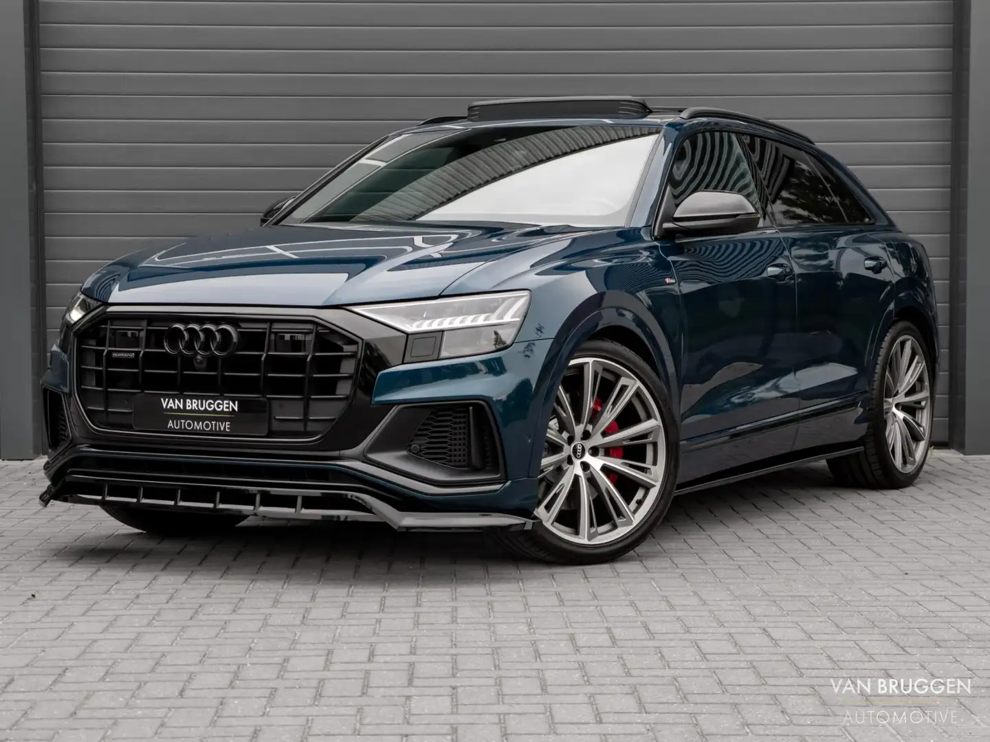 Audi Q8 55 TFSI E Quattro S-Line Pano RS-Stoelen Softclose Azul - 1