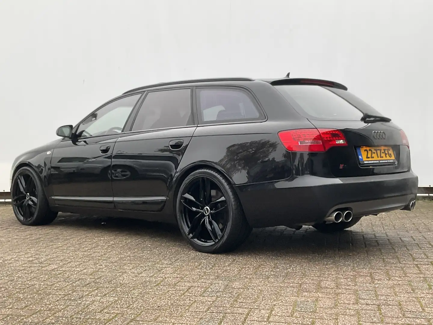 Audi S6 Avant 5.2 FSI V10 S6 Pro Line 436PK Pano Leer Bose Negro - 2