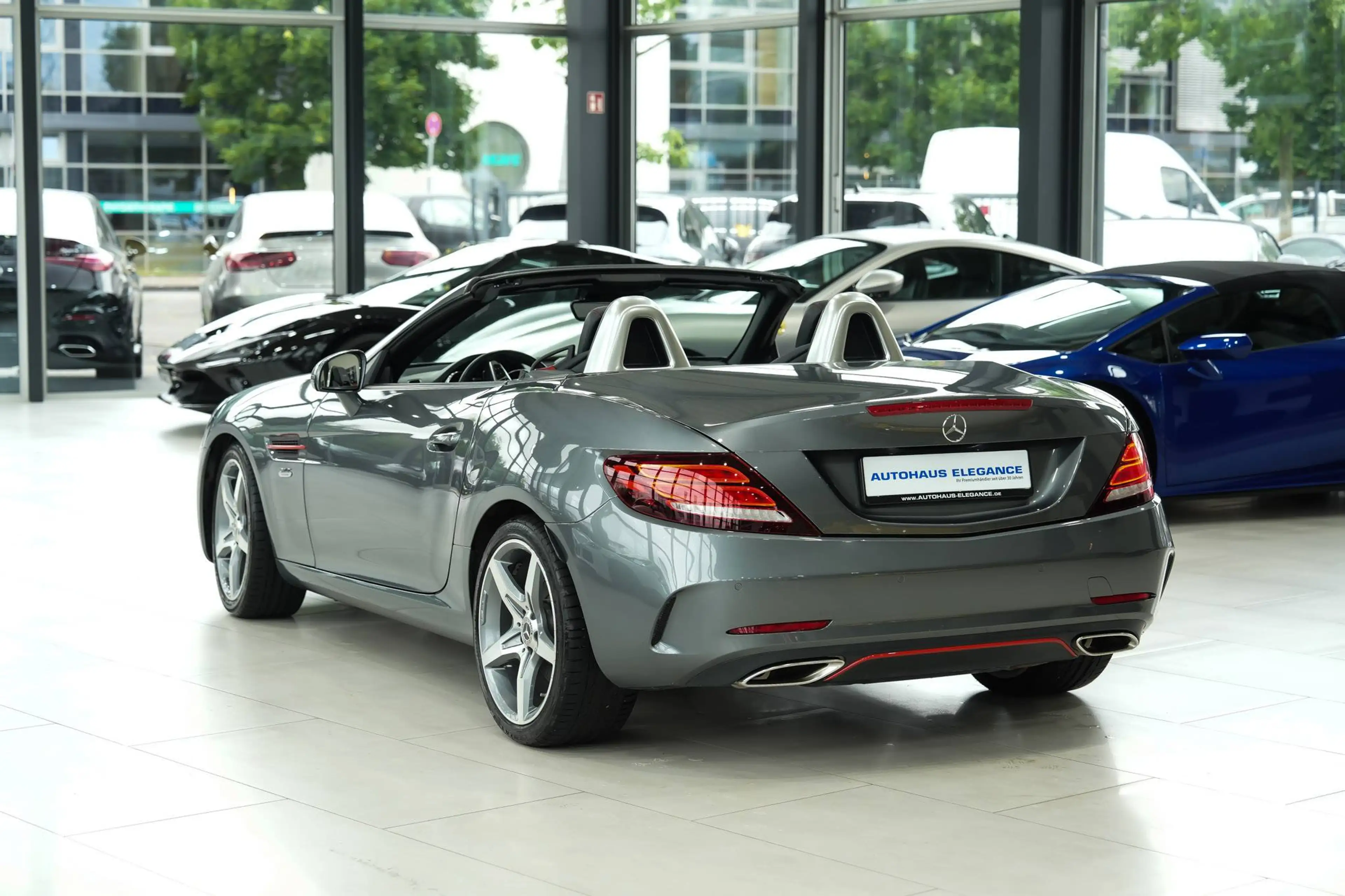 Mercedes-Benz SLC 200 Roadster RedArt Edition*AMG-LINE*SPORTSITZE*PANO* — photo 9