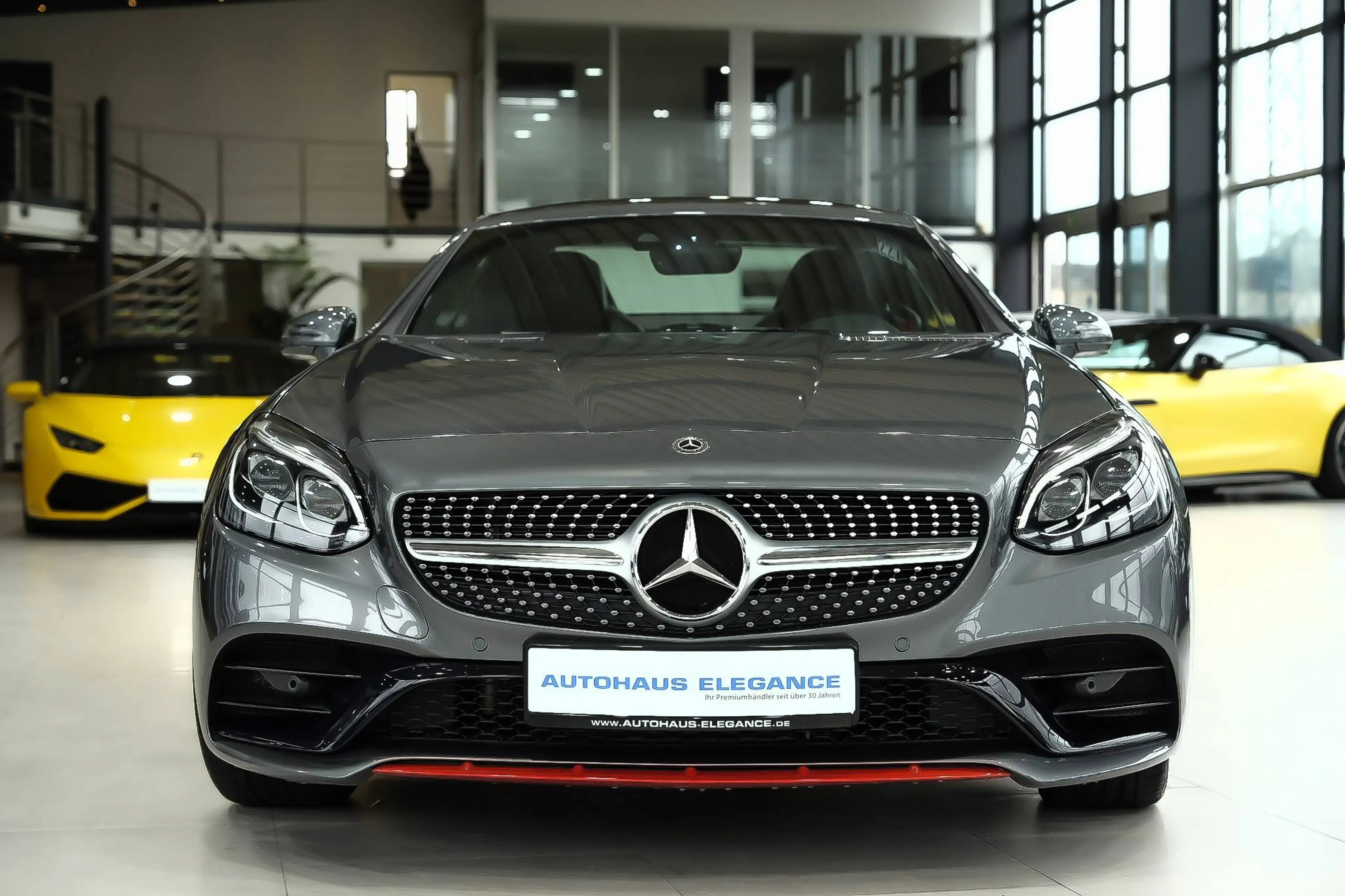 Mercedes-Benz SLC 200 Roadster RedArt Edition*AMG-LINE*SPORTSITZE*PANO* — photo 5