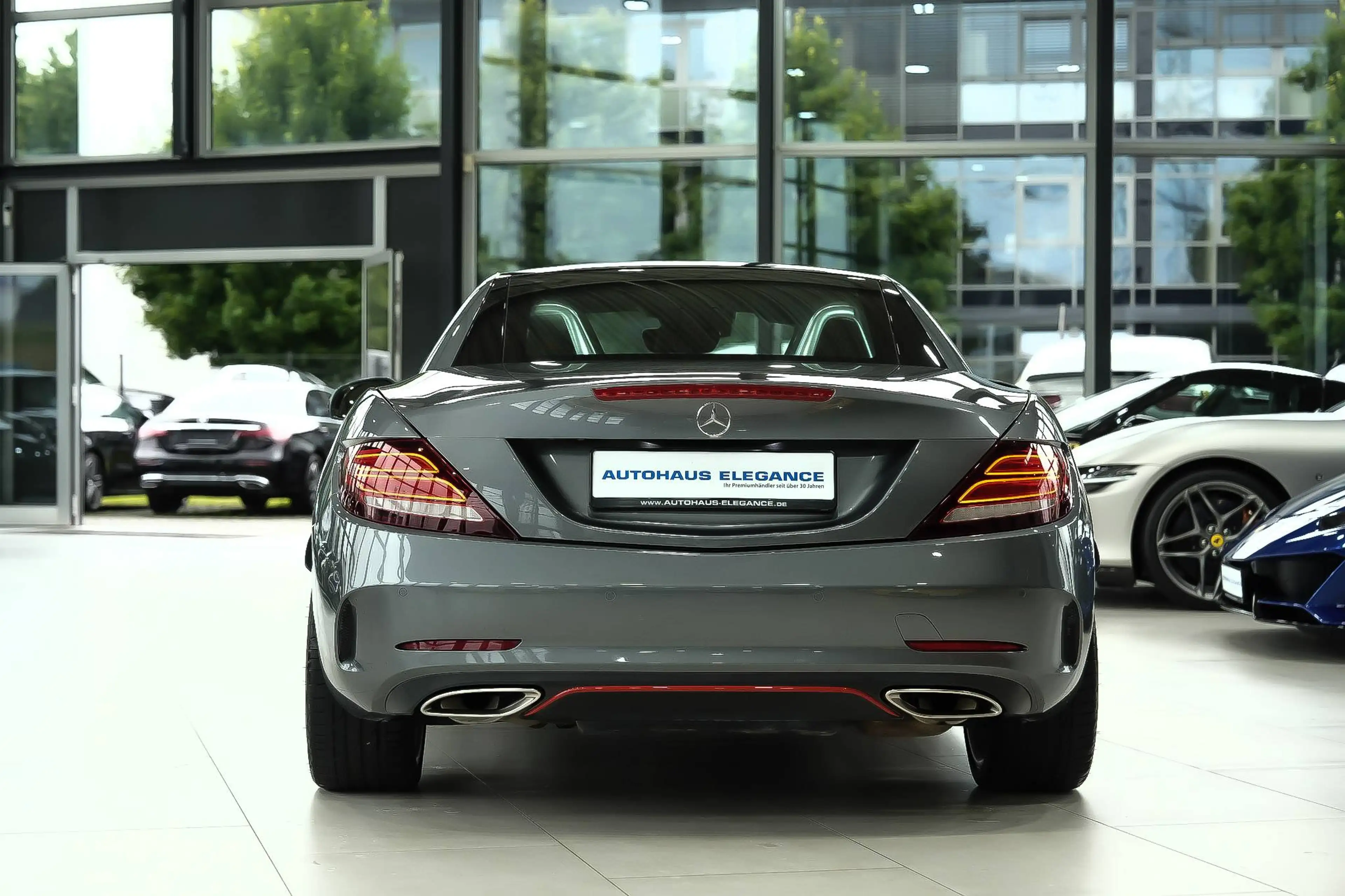 Mercedes-Benz SLC 200 Roadster RedArt Edition*AMG-LINE*SPORTSITZE*PANO* — photo 6