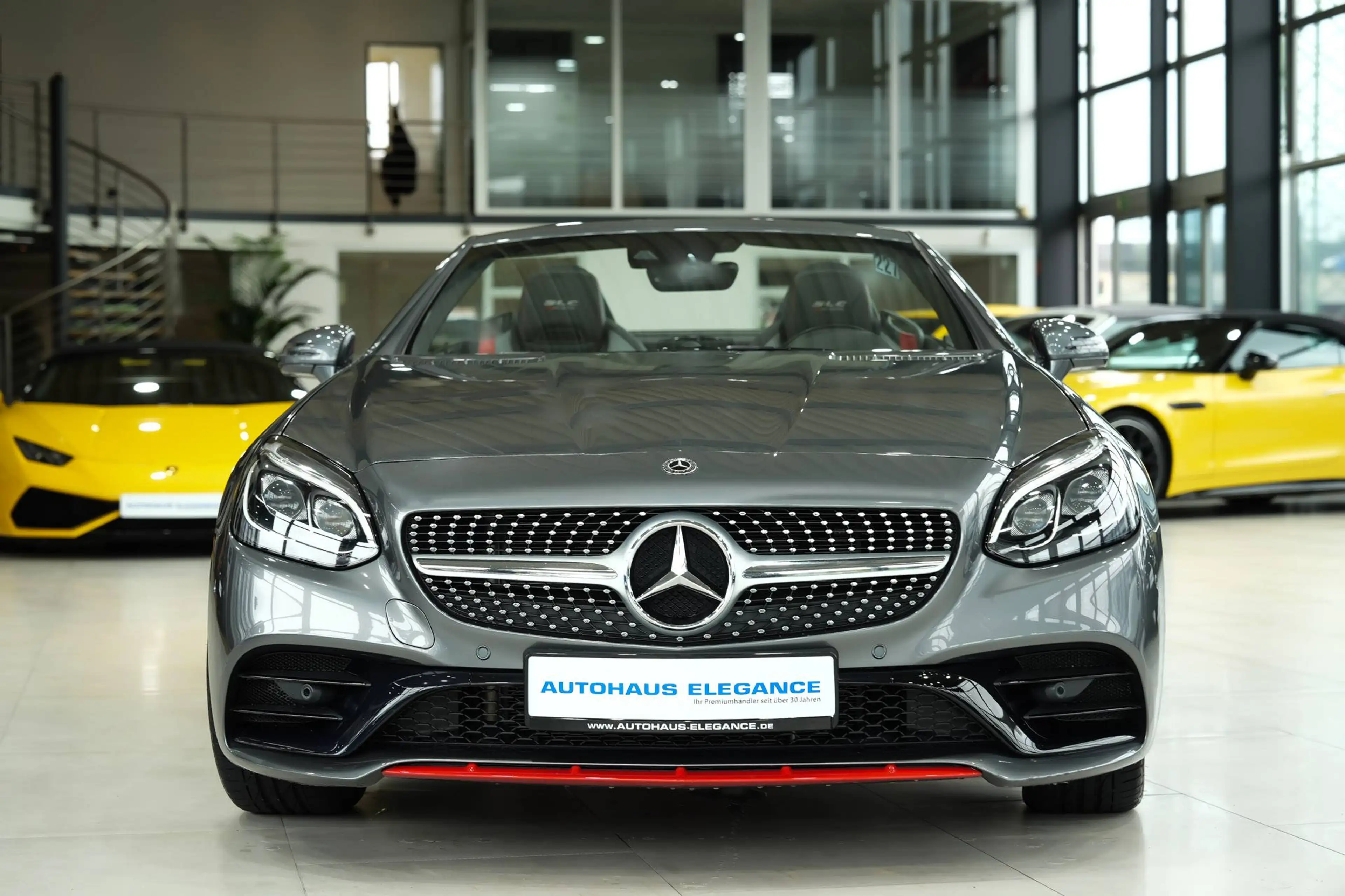 Mercedes-Benz SLC 200 Roadster RedArt Edition*AMG-LINE*SPORTSITZE*PANO* — photo 12