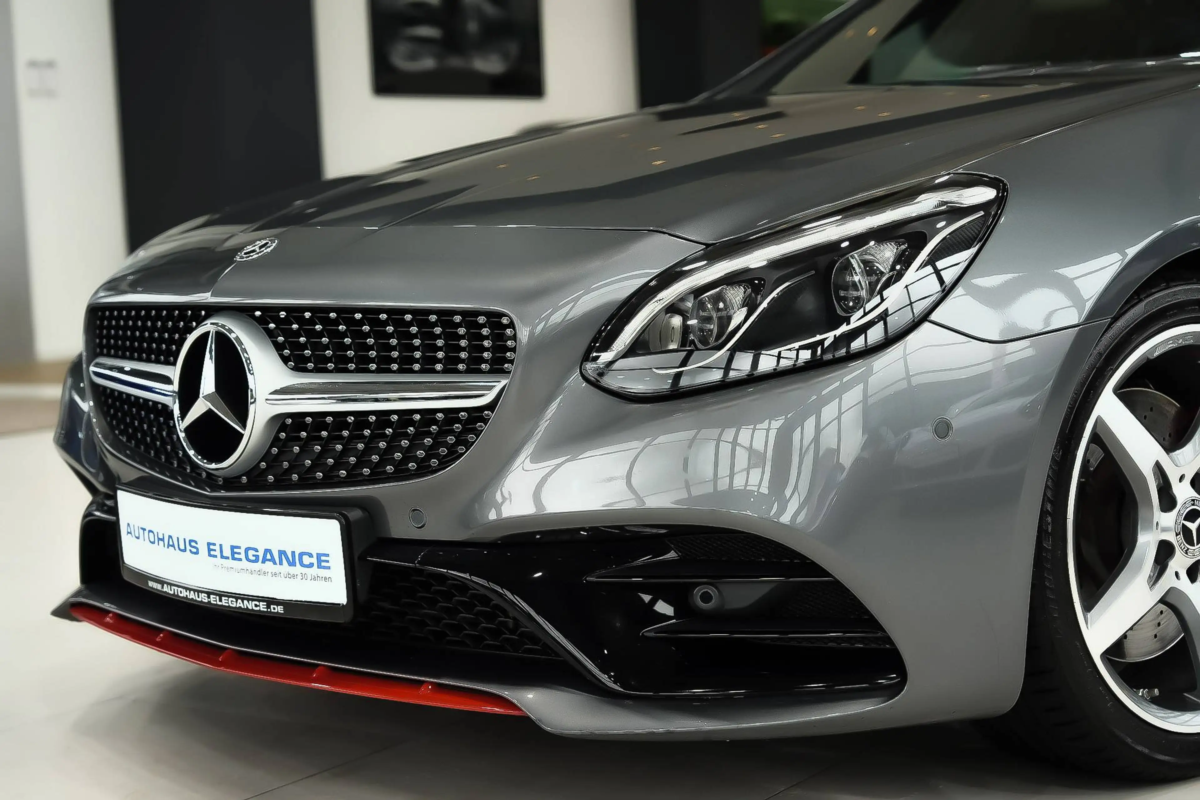 Mercedes-Benz SLC 200 Roadster RedArt Edition*AMG-LINE*SPORTSITZE*PANO* — photo 13