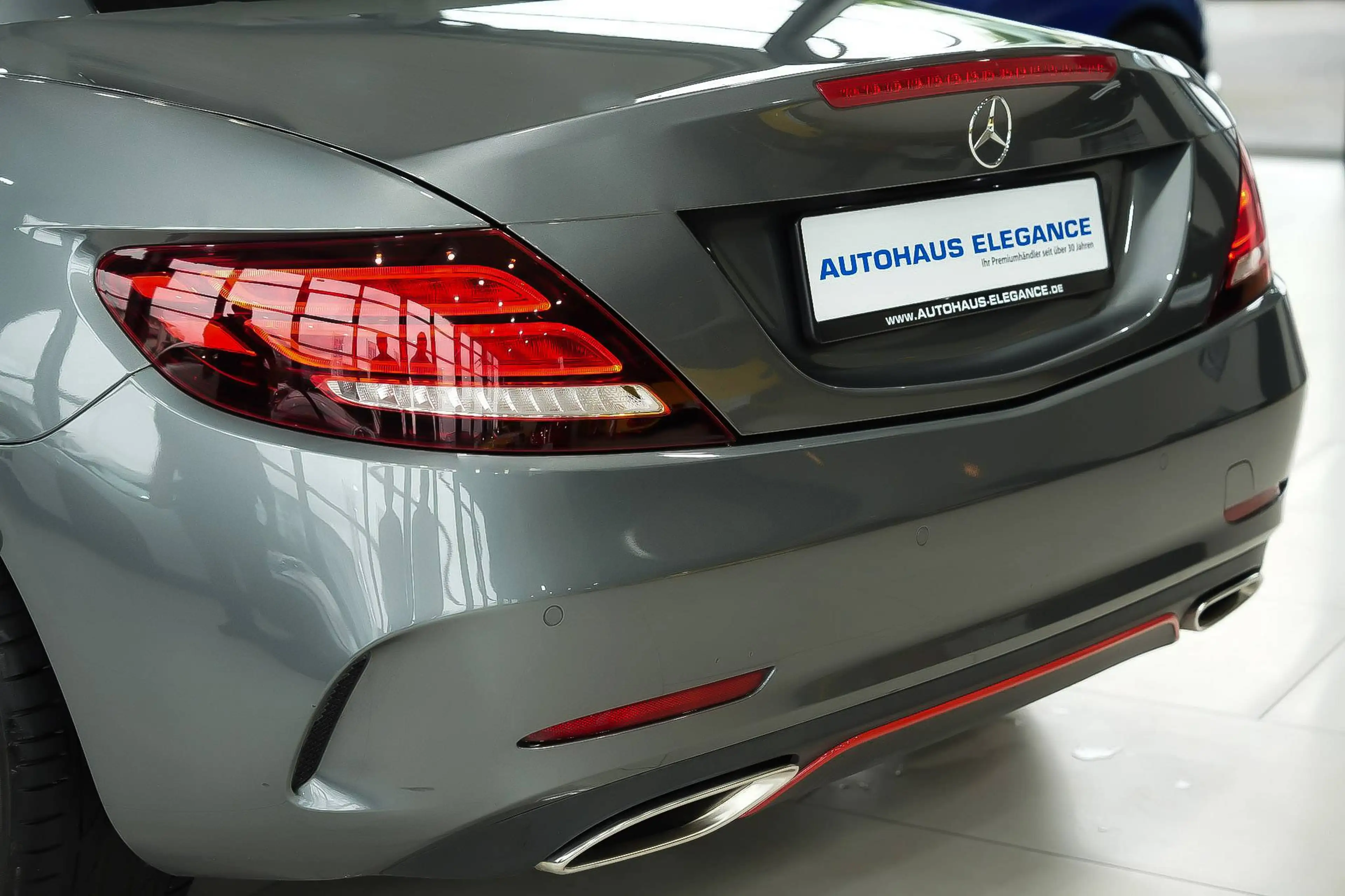 Mercedes-Benz SLC 200 Roadster RedArt Edition*AMG-LINE*SPORTSITZE*PANO* — photo 14