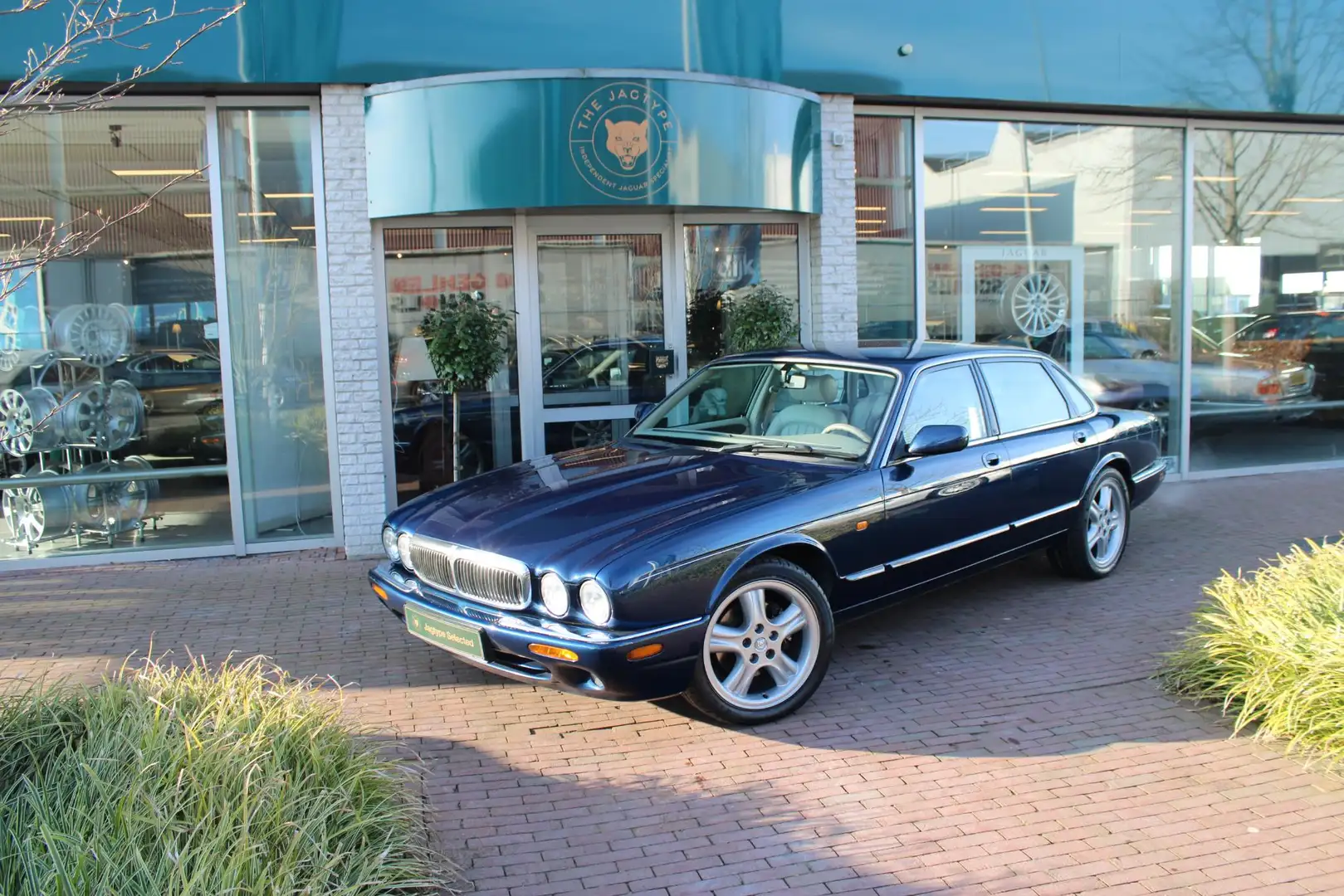 Jaguar XJ 3.2 V8 Executive Blauw - 1