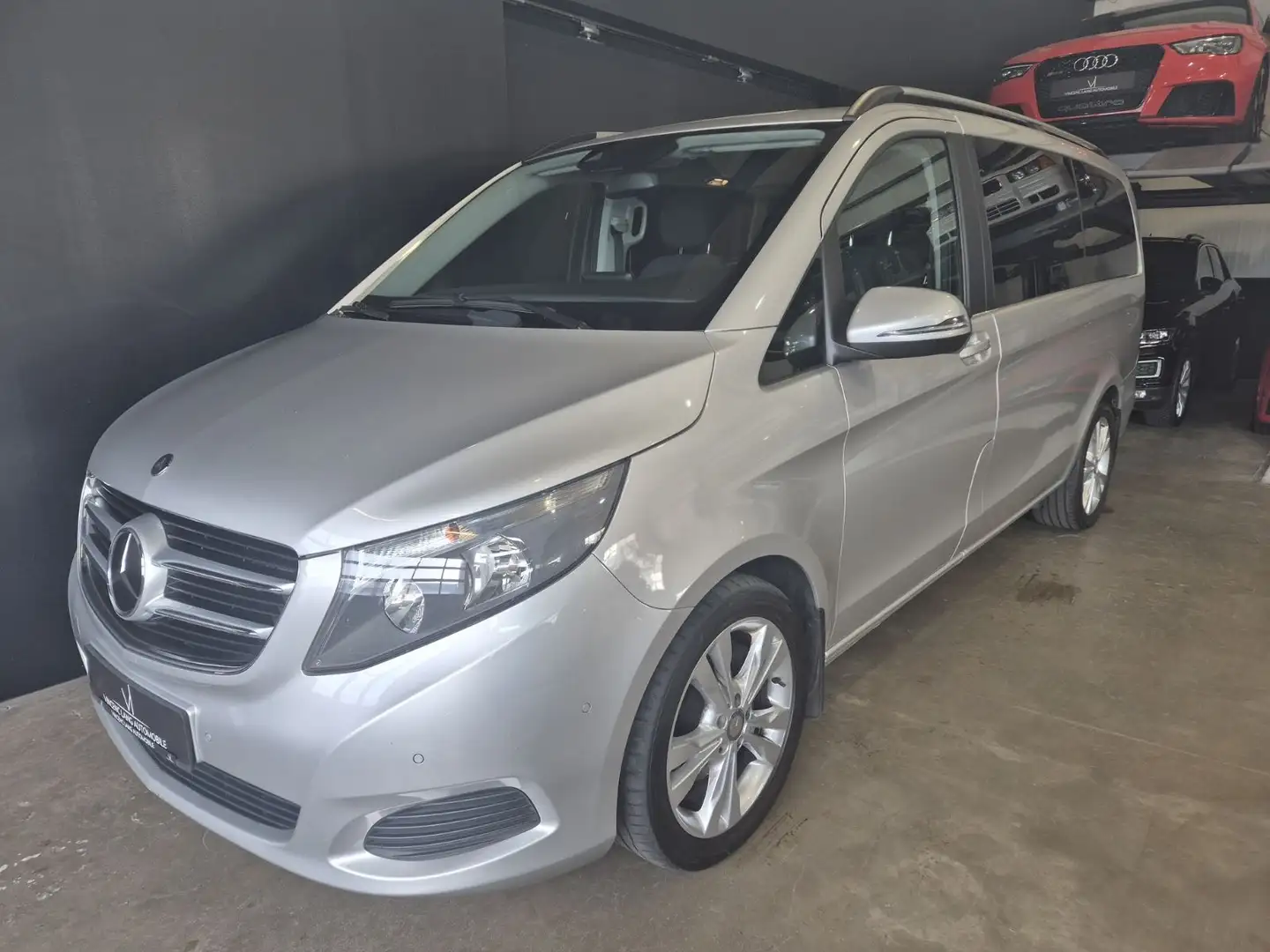Mercedes-Benz V 250 V250 CDI EDITION lang DISTRO/AHK 2,5T/STANDHEIZ Silber - 1
