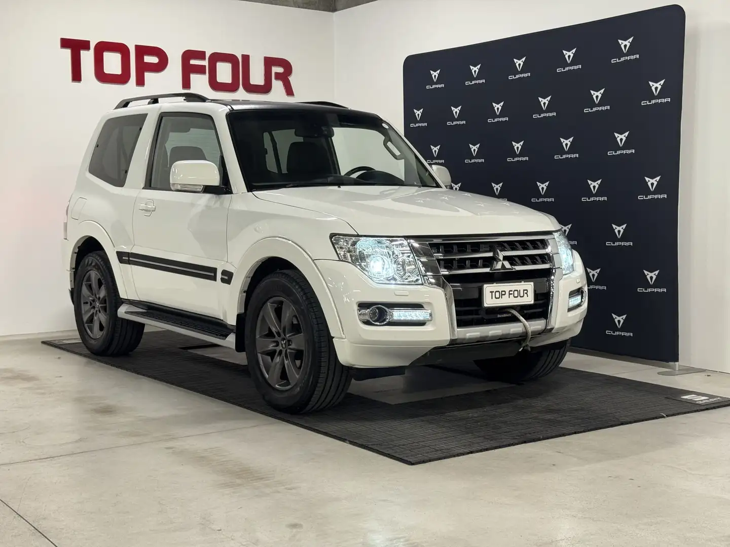 Mitsubishi Pajero Pajero 3.2 DI-D 16V aut. 3p. Instyle DPF - 1