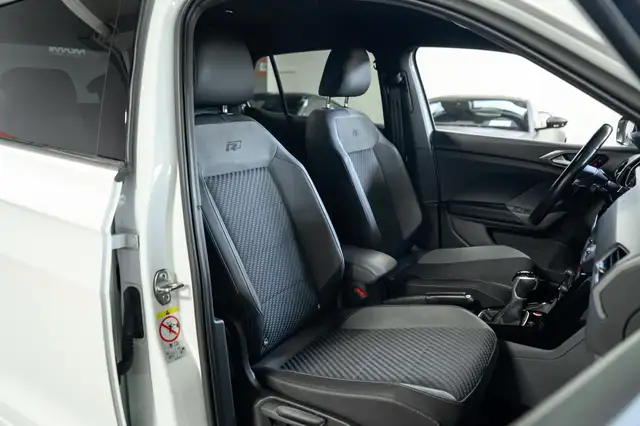 Volkswagen T-Cross view 14