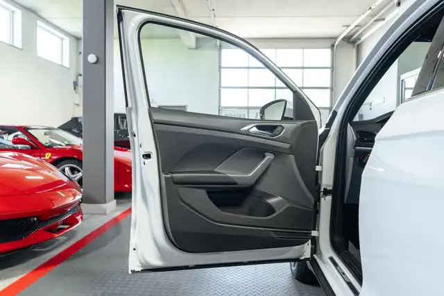 Volkswagen T-Cross view 10
