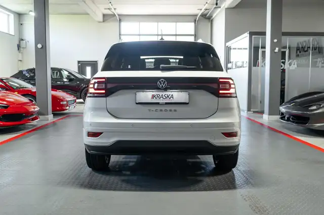 Volkswagen T-Cross view 7