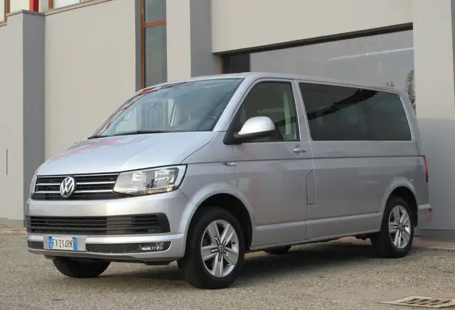 Volkswagen T6 Caravelle 2.0 TDI 150CV PC Cruise 9 posti