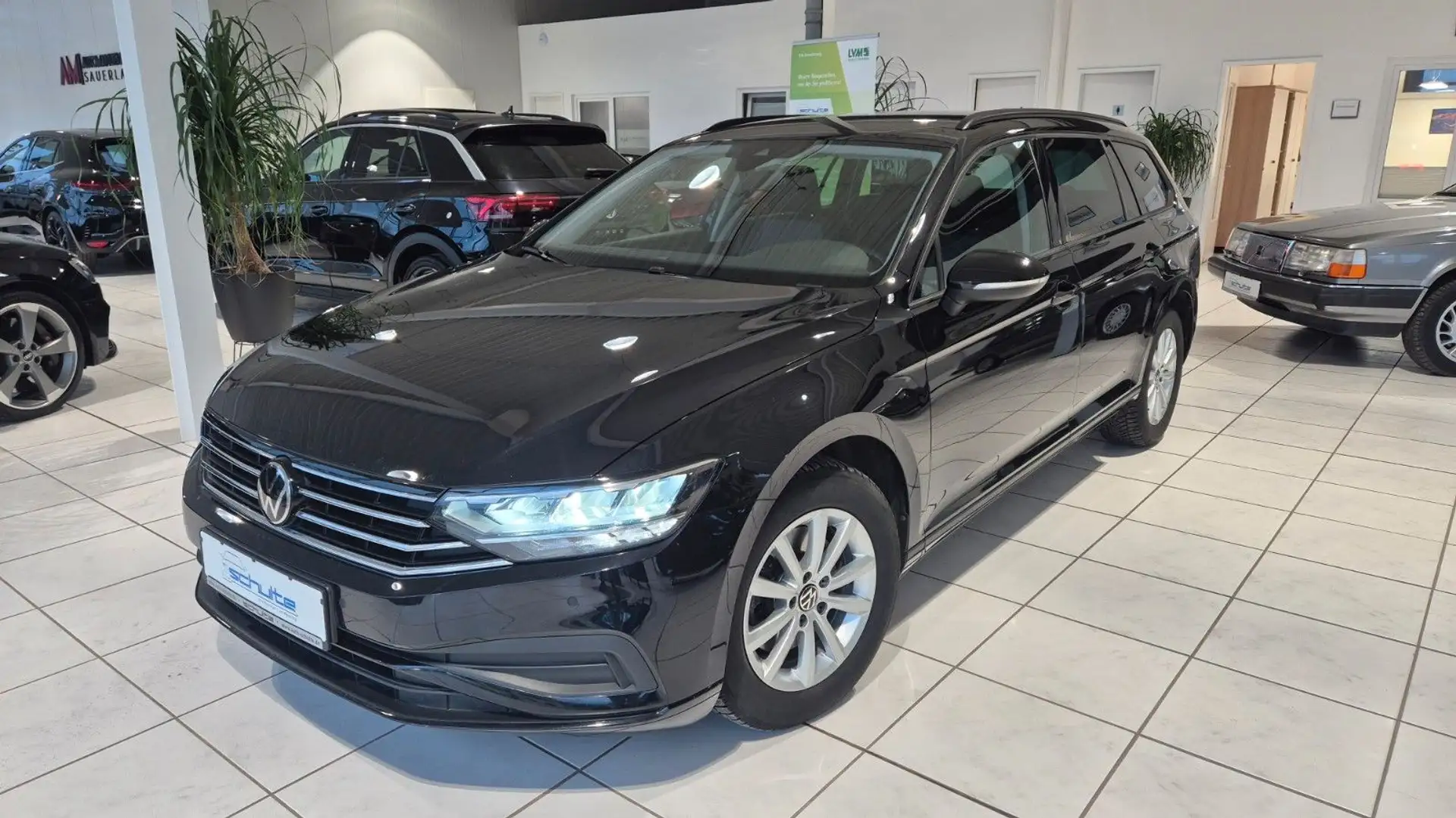 Volkswagen Passat Variant Business LED*Navi*Kamera*AHK*ACC* Schwarz - 1