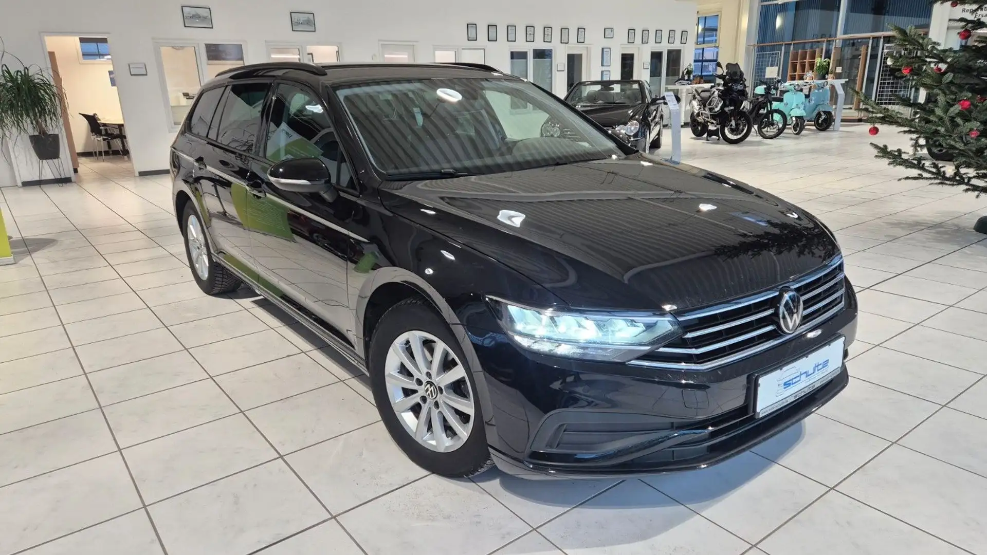 Volkswagen Passat Variant Business LED*Navi*Kamera*AHK*ACC* Schwarz - 2