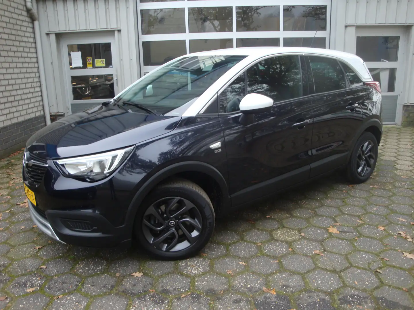 Opel Crossland X 1.2 Turbo 120 Jaar Edition / appleCarplay Blauw - 1