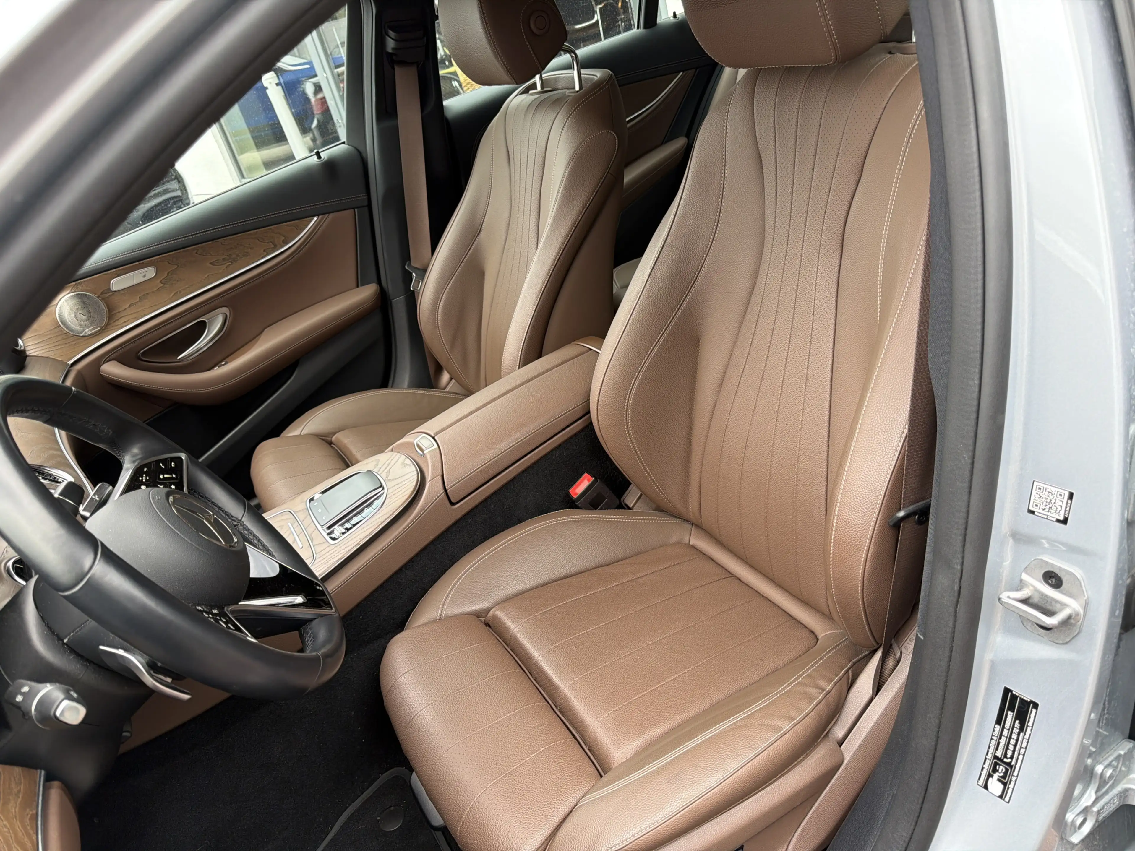 Mercedes-Benz E 400 d 4M AMG Line Distr. Head up Airmatic 360 — photo 6