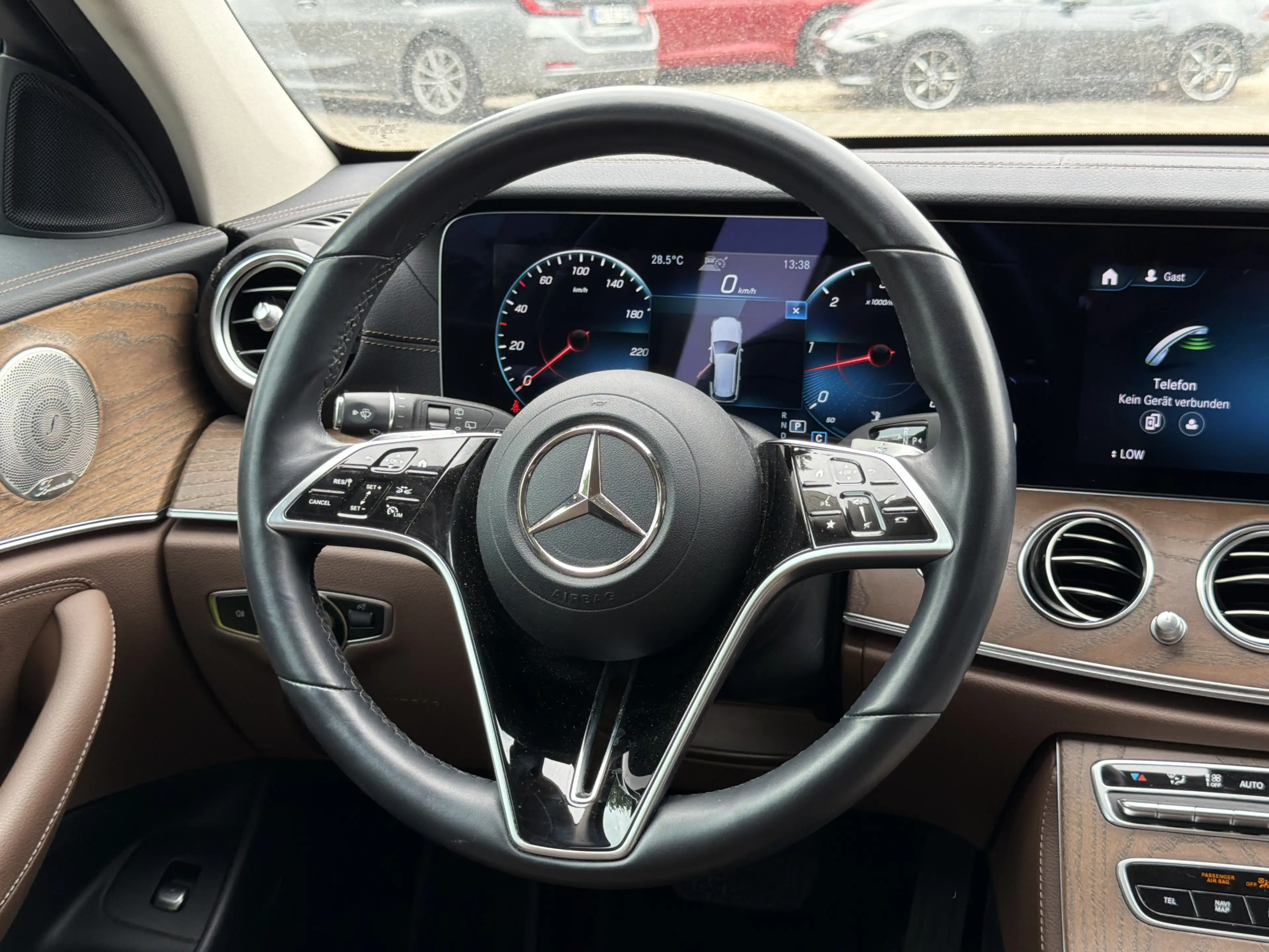 Mercedes-Benz E 400 d 4M AMG Line Distr. Head up Airmatic 360 — photo 10