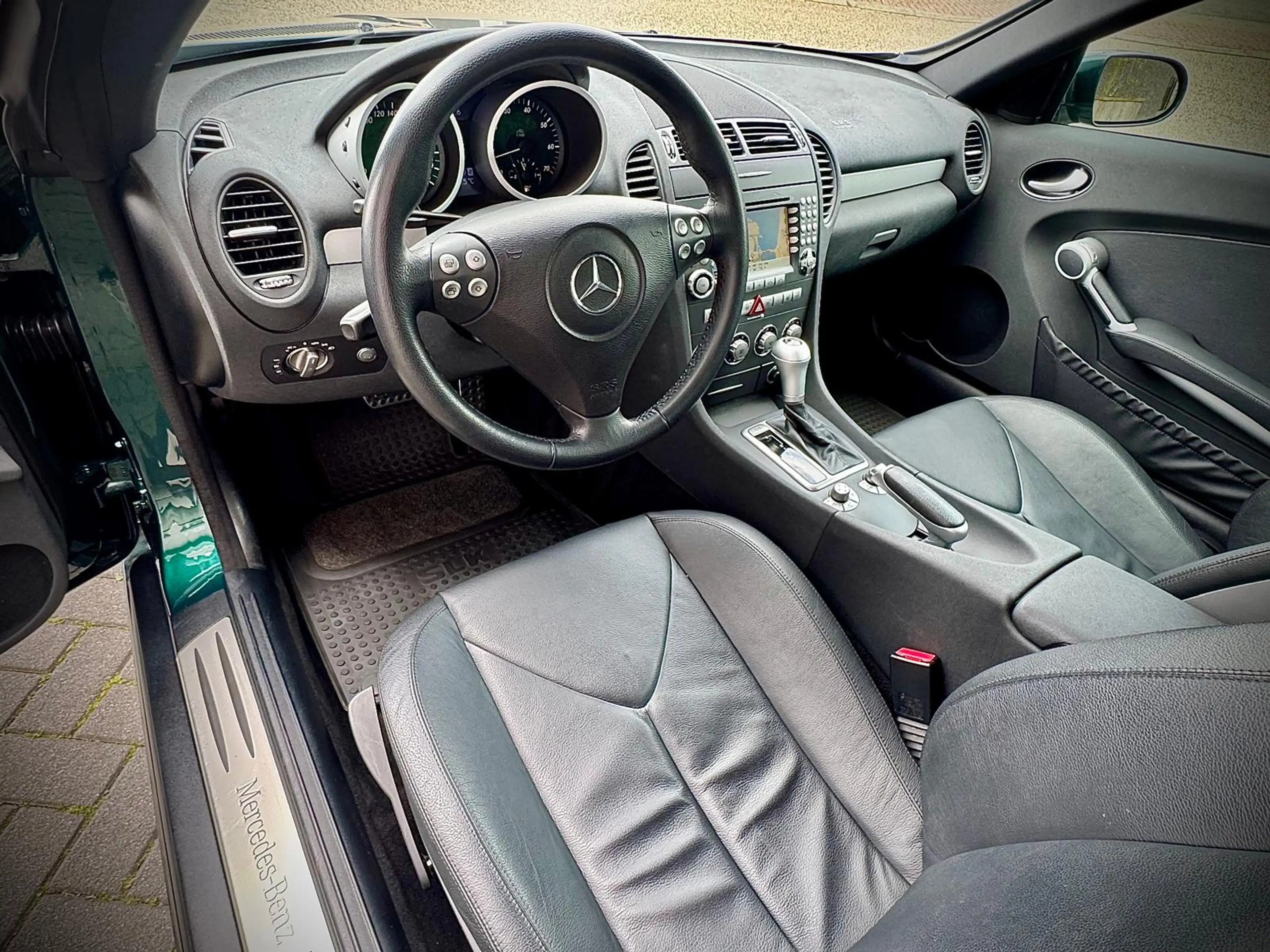 Mercedes-Benz SLK 280 Aut 7 / Andratite green / Airscarf / Xenon / NL de — photo 26