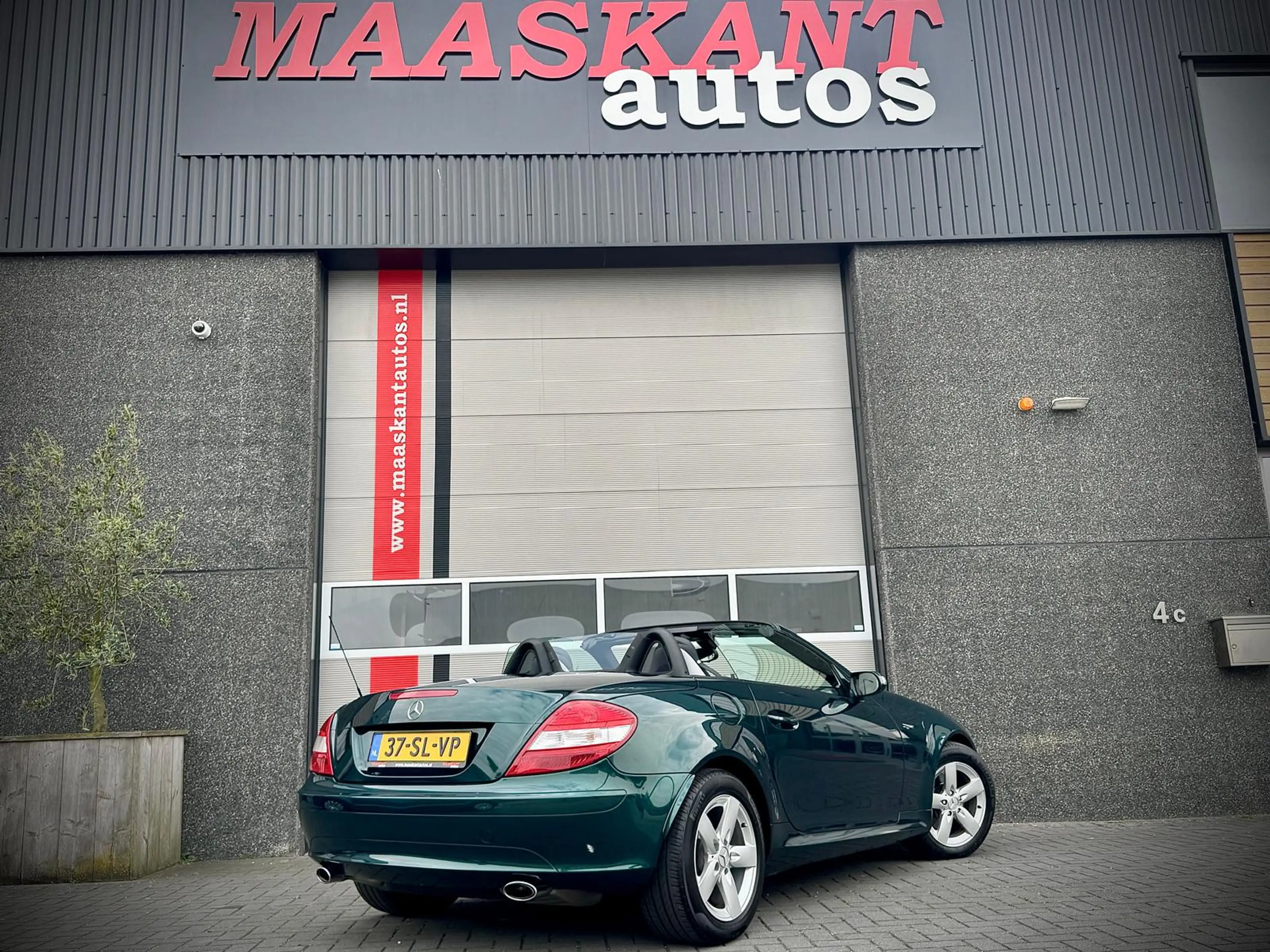 Mercedes-Benz SLK 280 Aut 7 / Andratite green / Airscarf / Xenon / NL de — photo 4