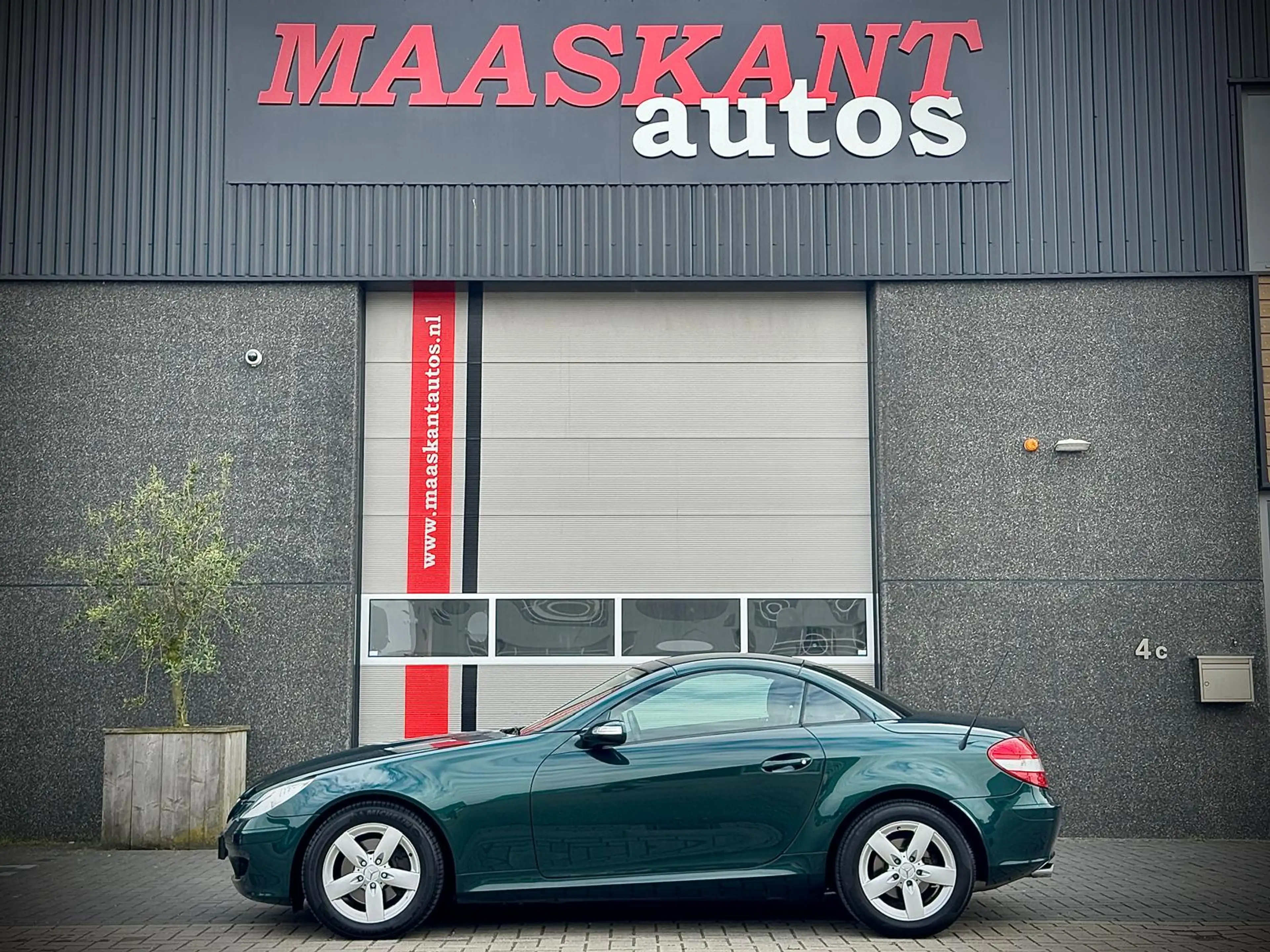 Mercedes-Benz SLK 280 Aut 7 / Andratite green / Airscarf / Xenon / NL de — photo 6
