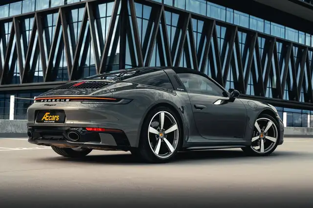 Porsche 992 911 TARGA 4 / BI-COLOR MANUFAKTUR / BURMESTER / CHRONO / CARBON / SPORT EXHAUST