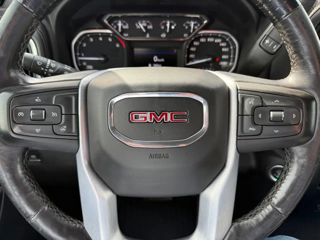 GMC Sierra 1500 снимка GMC Sierra 1500