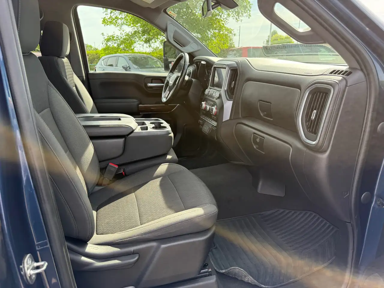 GMC Sierra 1500 снимка GMC Sierra 1500