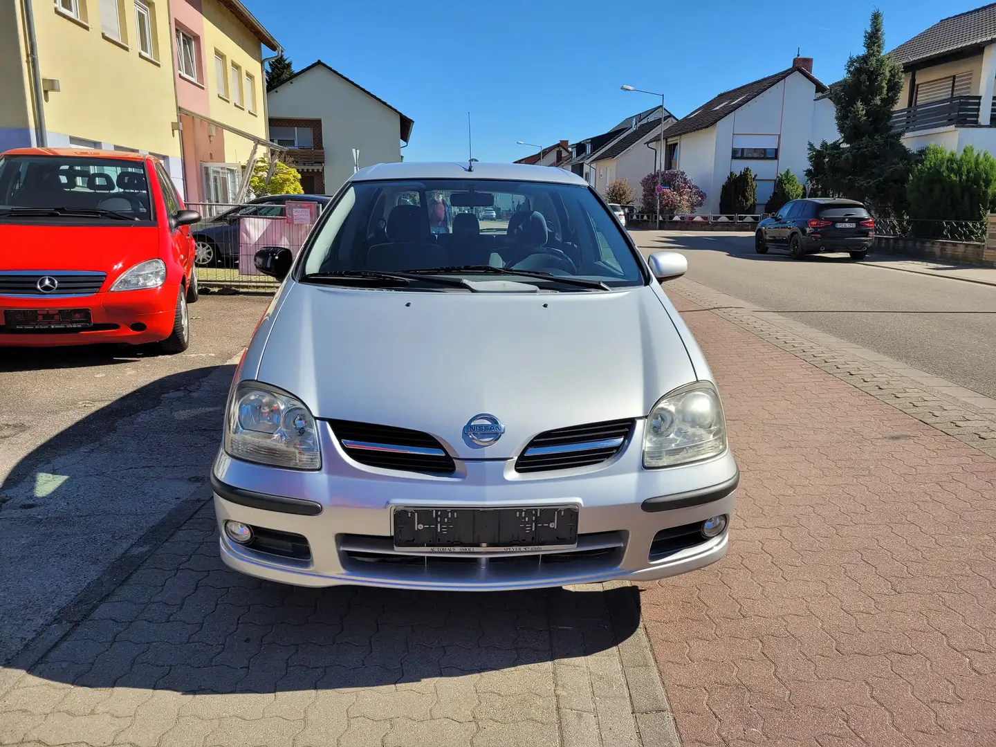 Nissan Almera Tino Acenta plus Plateado - 1