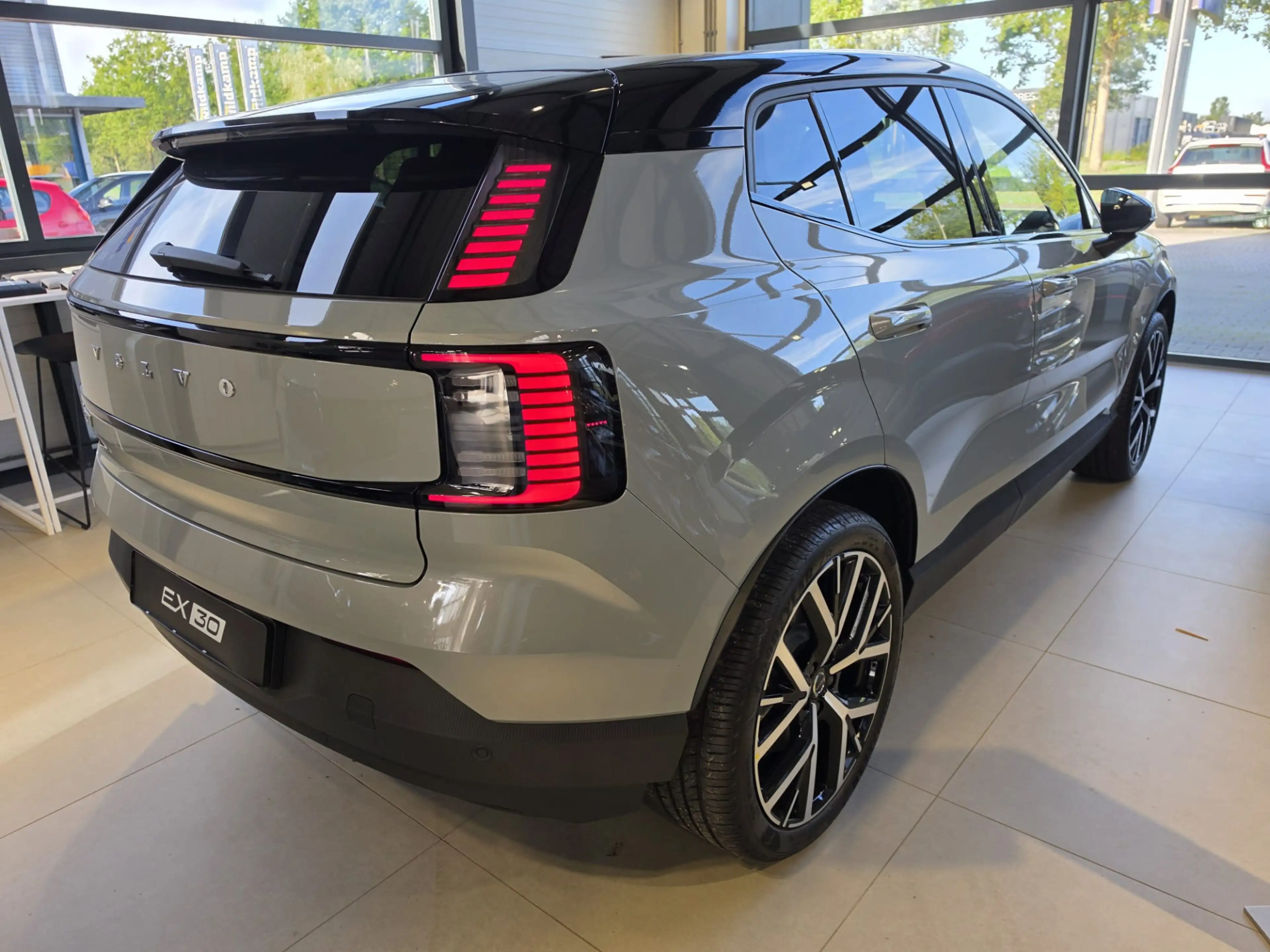 Volvo EX30 P5 Long Range Plus Europa 69 kWhe Plus Europa 69 k — photo 4