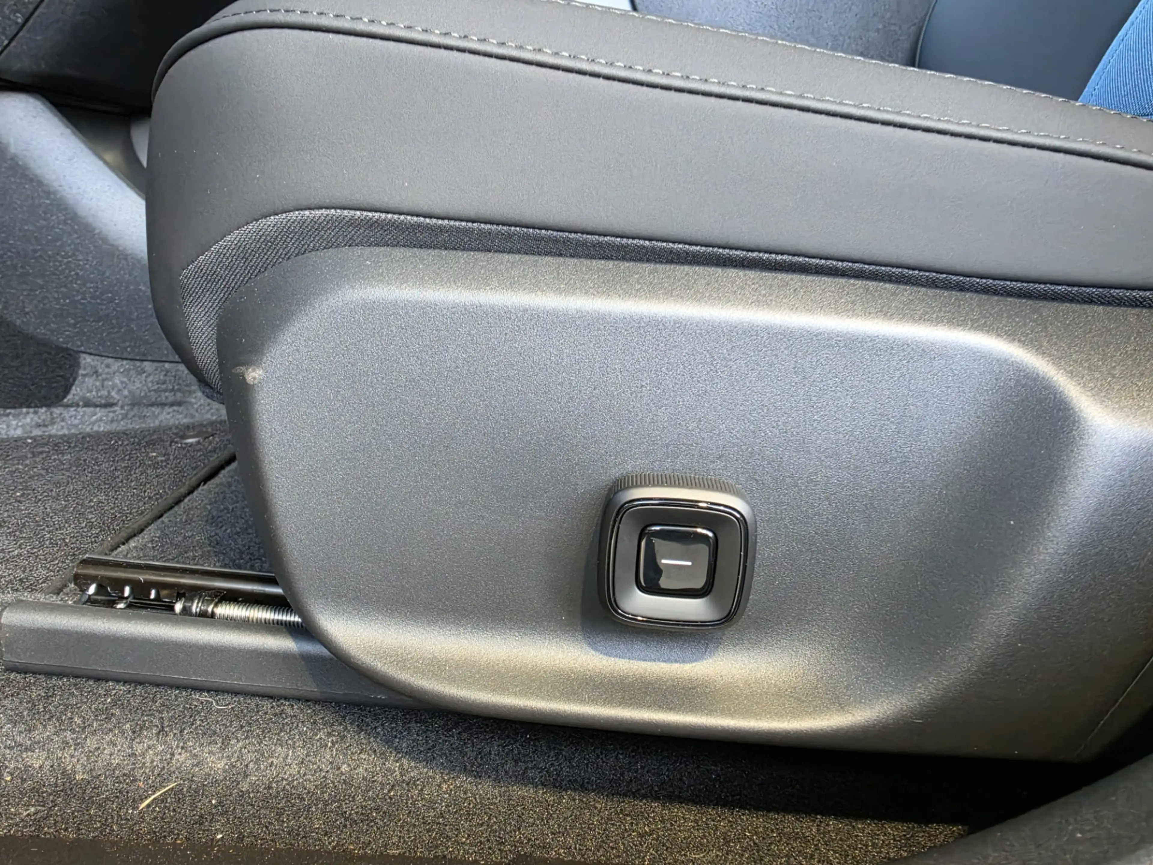 Volvo EX30 P5 Long Range Plus Europa 69 kWhe Plus Europa 69 k — photo 15