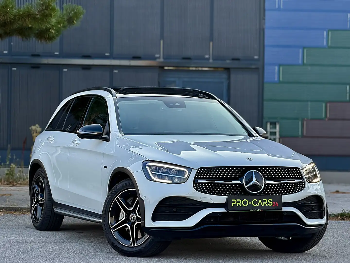 Mercedes-Benz GLC 300 de PHEV 4Matic. // AMG-Line // PANORAMA // GARA... Weiß - 1