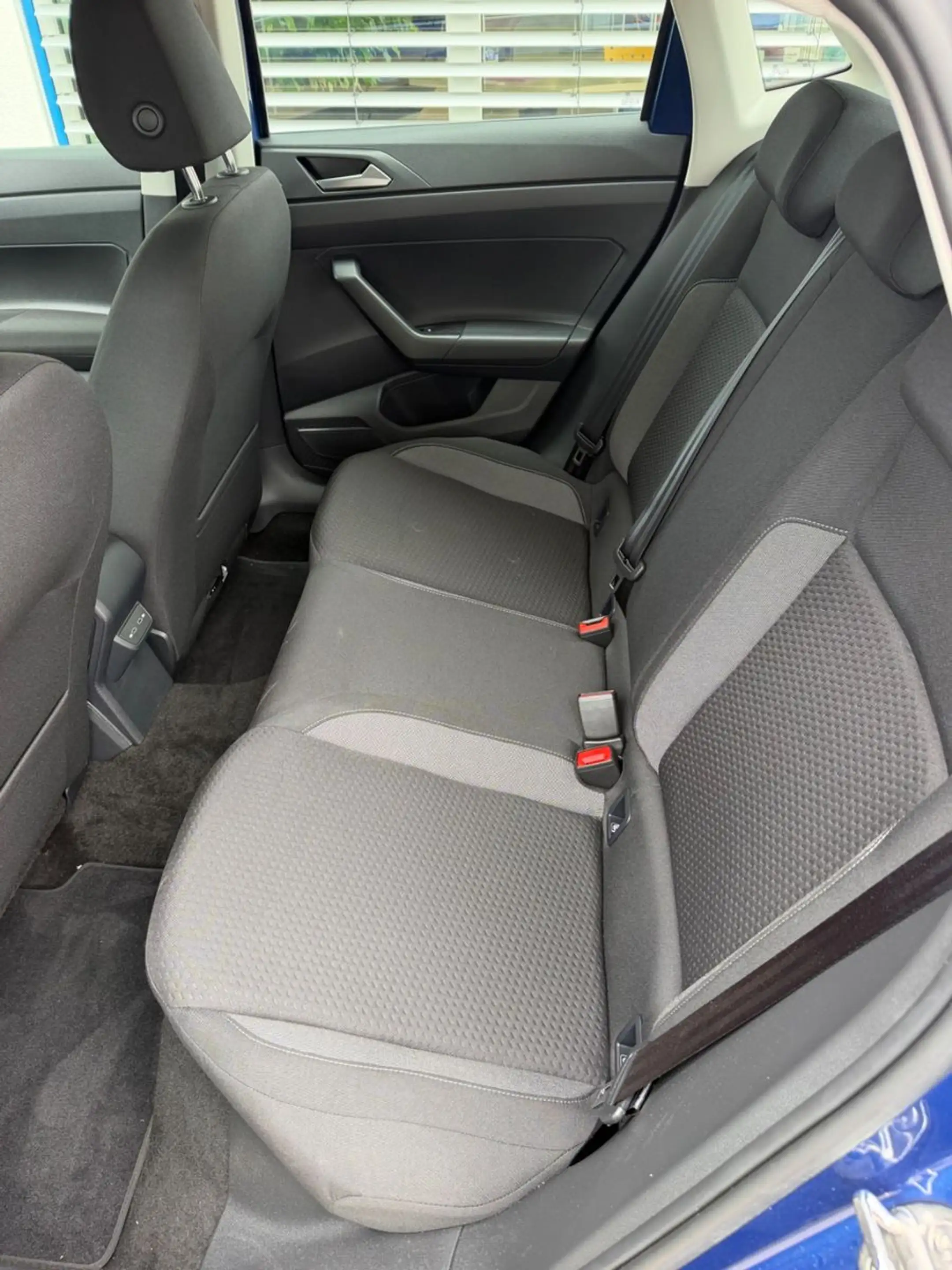 Volkswagen Polo VI Life — photo 14
