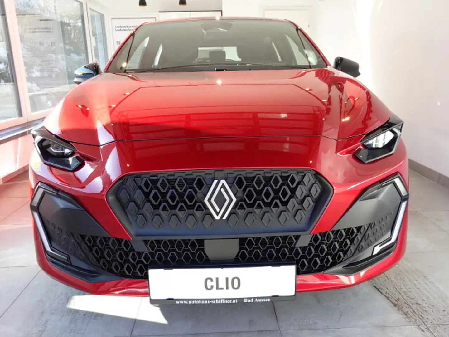 Renault Clio TCe 115 Evolution Rot - 2