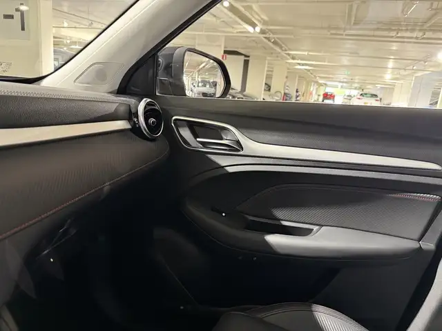 MG ZS view 10