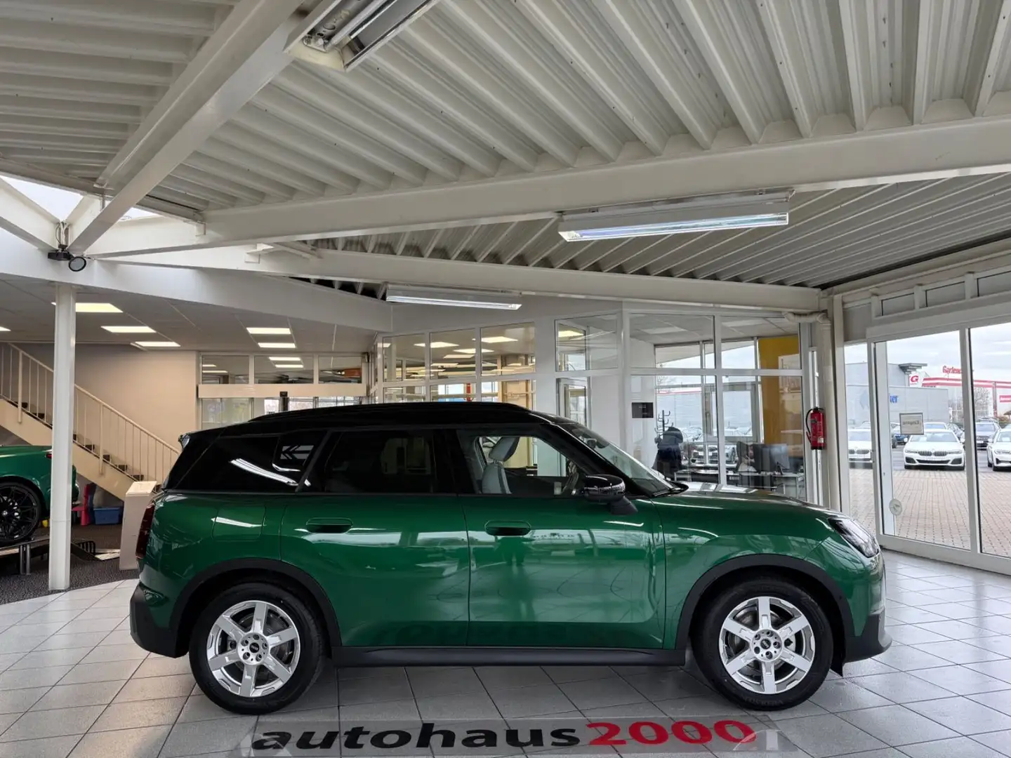 MINI Cooper E Countryman AUT./LED/HUD/360°K/PANO Зелений - 2