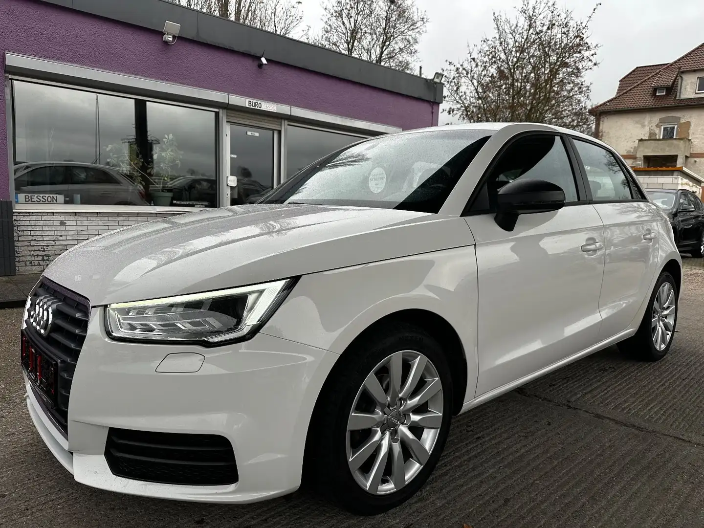 Audi A1 Sportback "Navi"Garantie"HU/AU+Service Neu" Weiß - 1